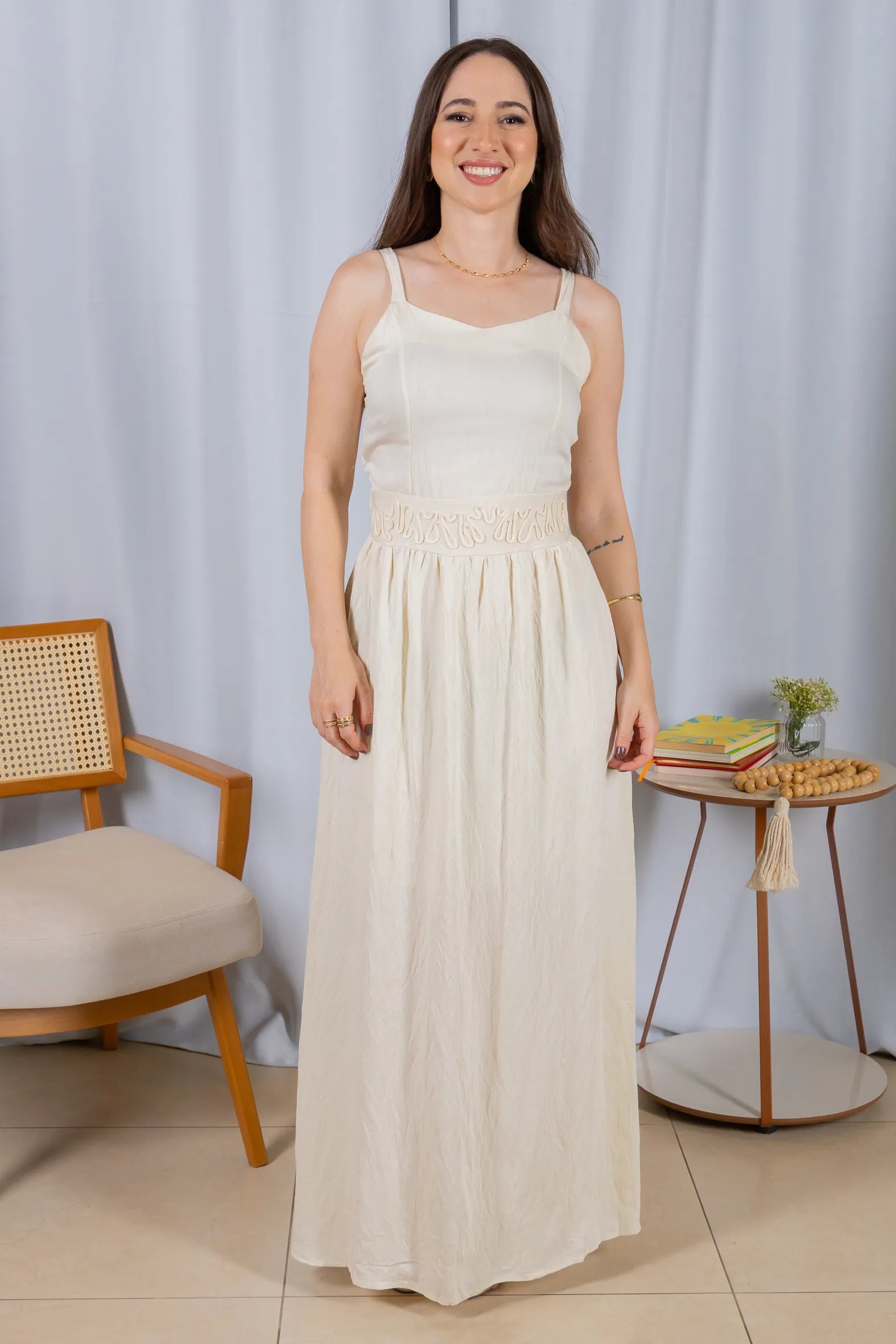 Vestido Midi Alças Detalhe Bordado Crepe Brise Lorena Creme