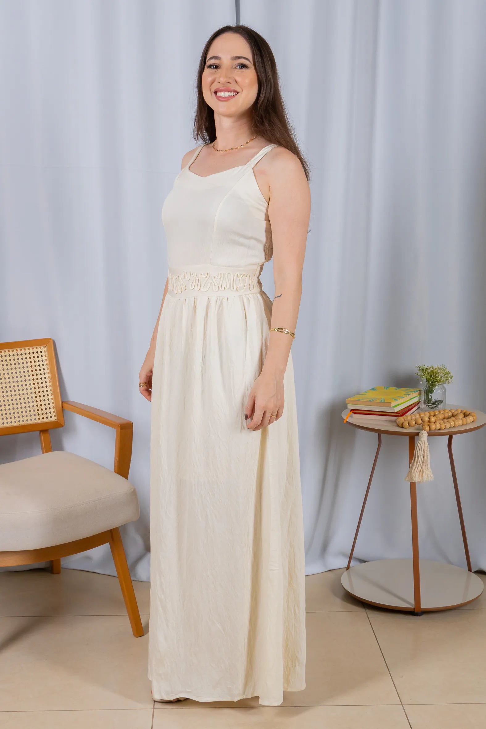 Vestido Midi Alças Detalhe Bordado Crepe Brise Lorena Creme