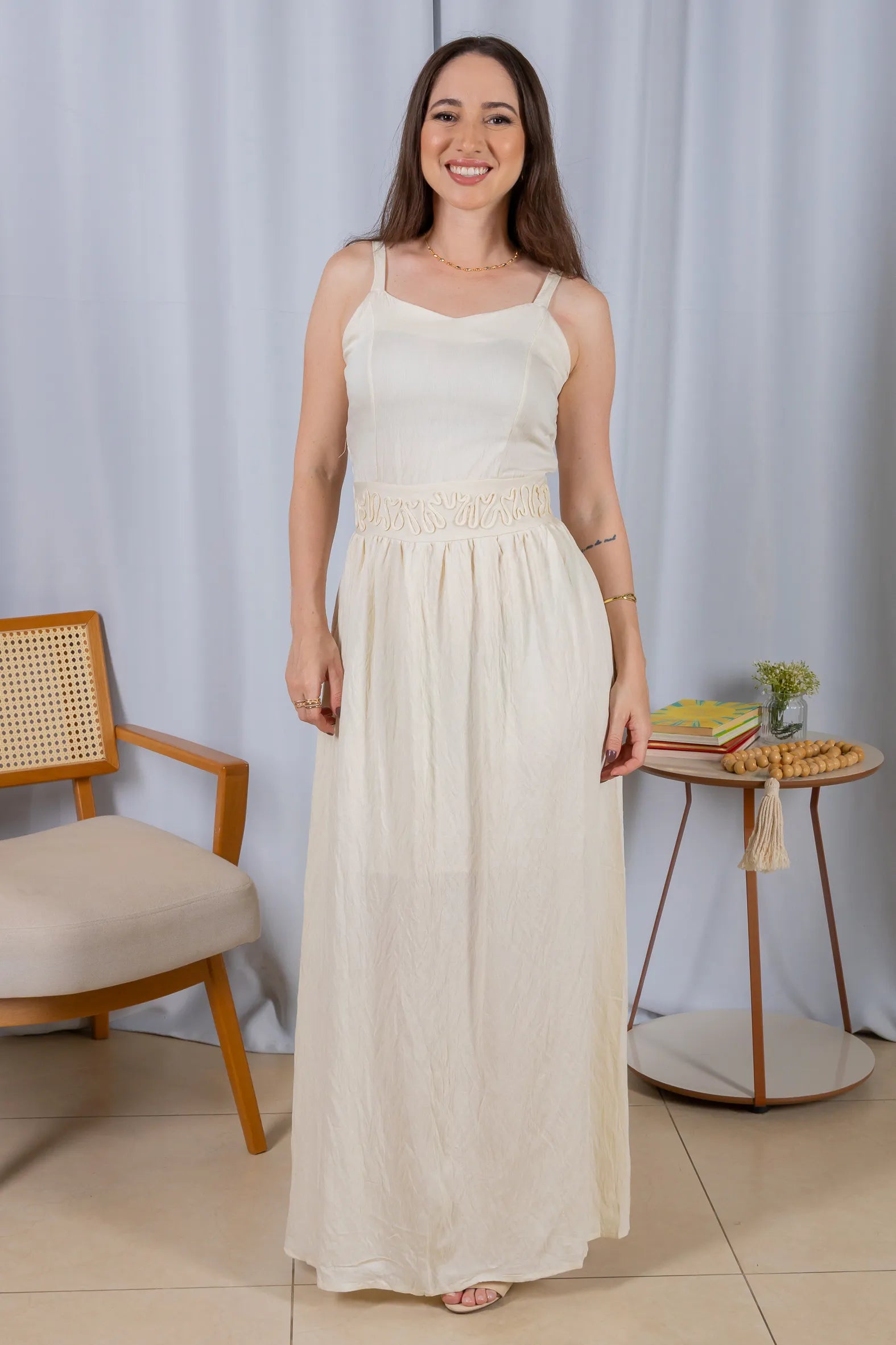 Vestido Midi Alças Detalhe Bordado Crepe Brise Lorena Creme