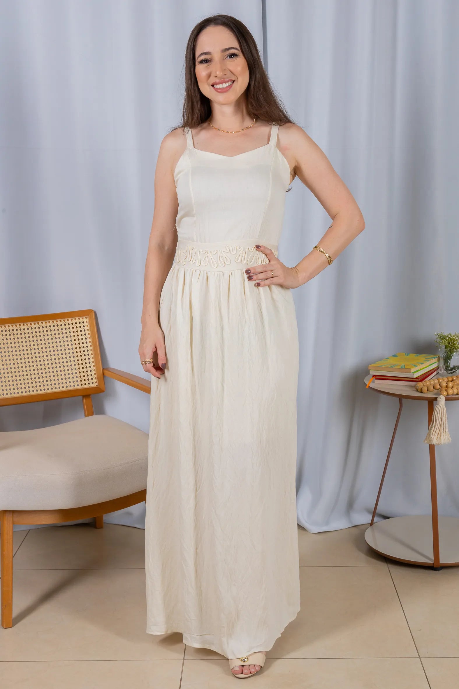 Vestido Midi Alças Detalhe Bordado Crepe Brise Lorena Creme