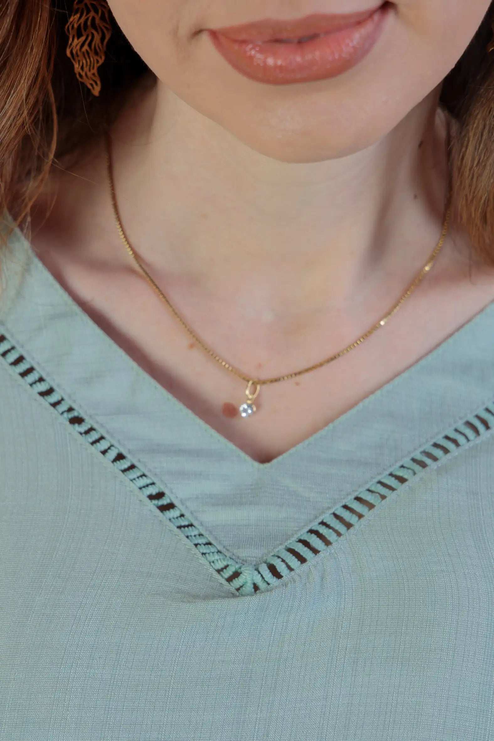 Blusa Manga Curta Detalhe Decote “V” Visco Essenza Elen Verde