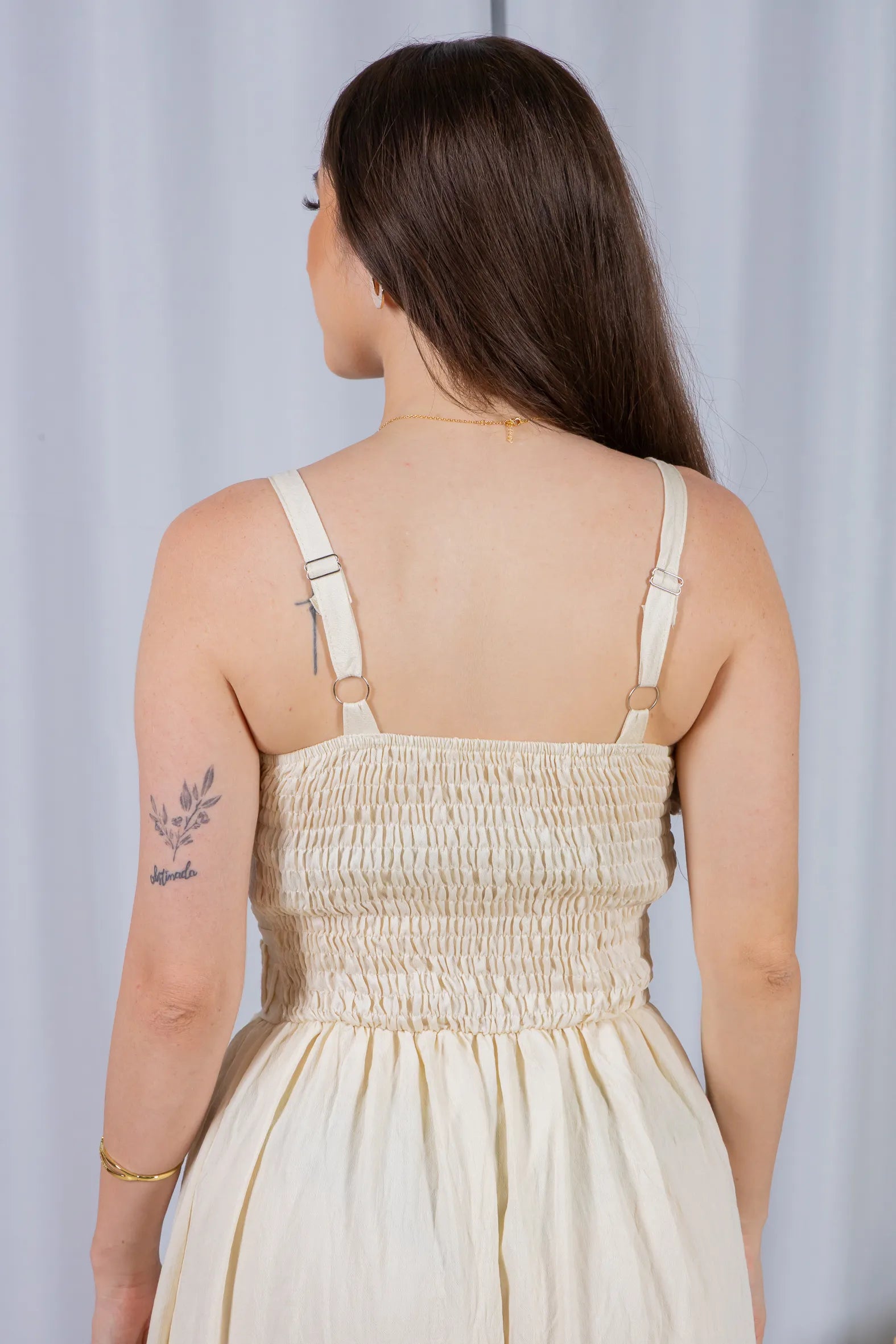 Vestido Midi Alças Detalhe Bordado Crepe Brise Lorena Creme