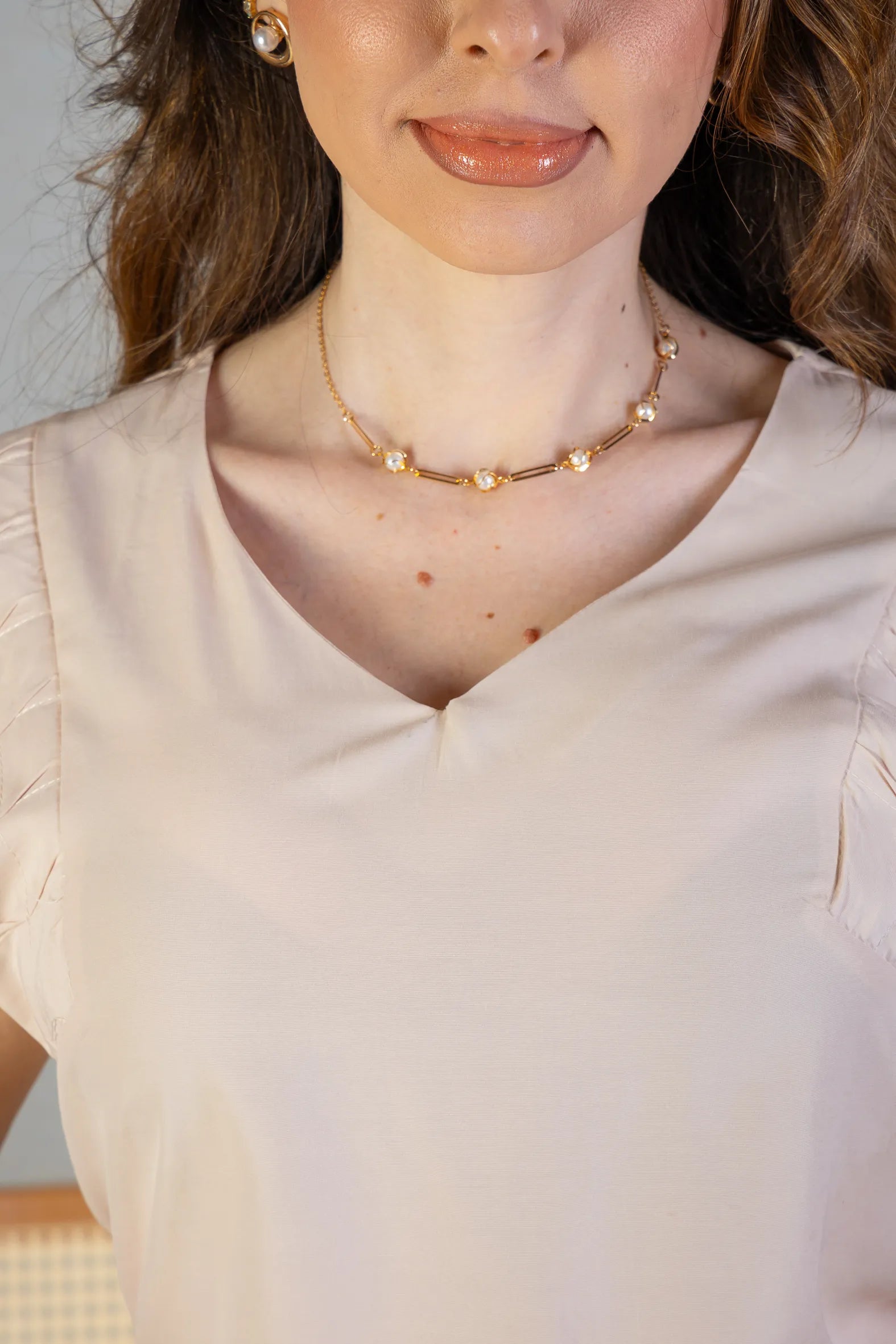 Blusa Regata Decote "V" Franzido Ombros Polivisco Fátima Bernardes Bege