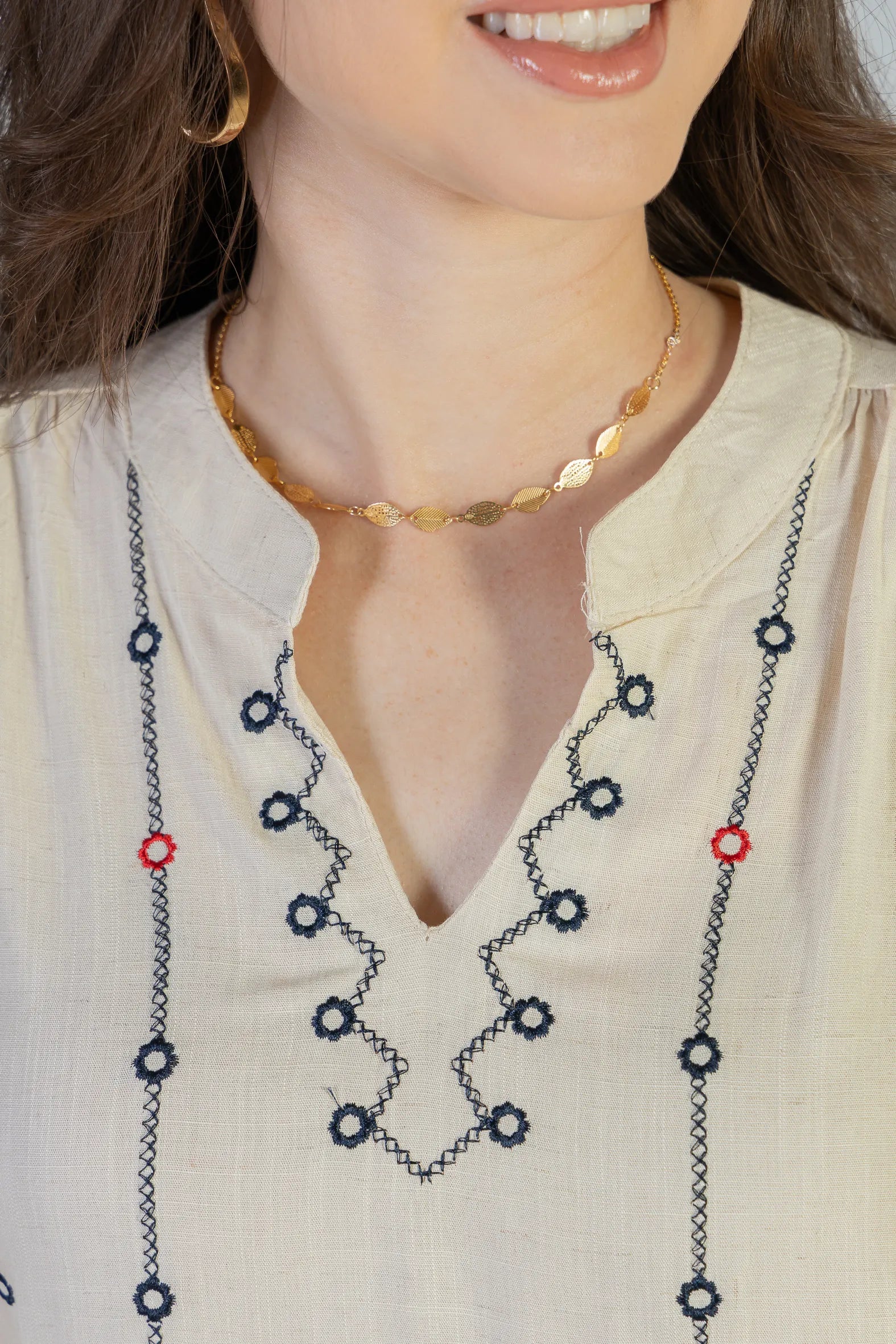 Blusa Regata Pregas Detalhe Decote "V" Visco-linho Lisandra Creme