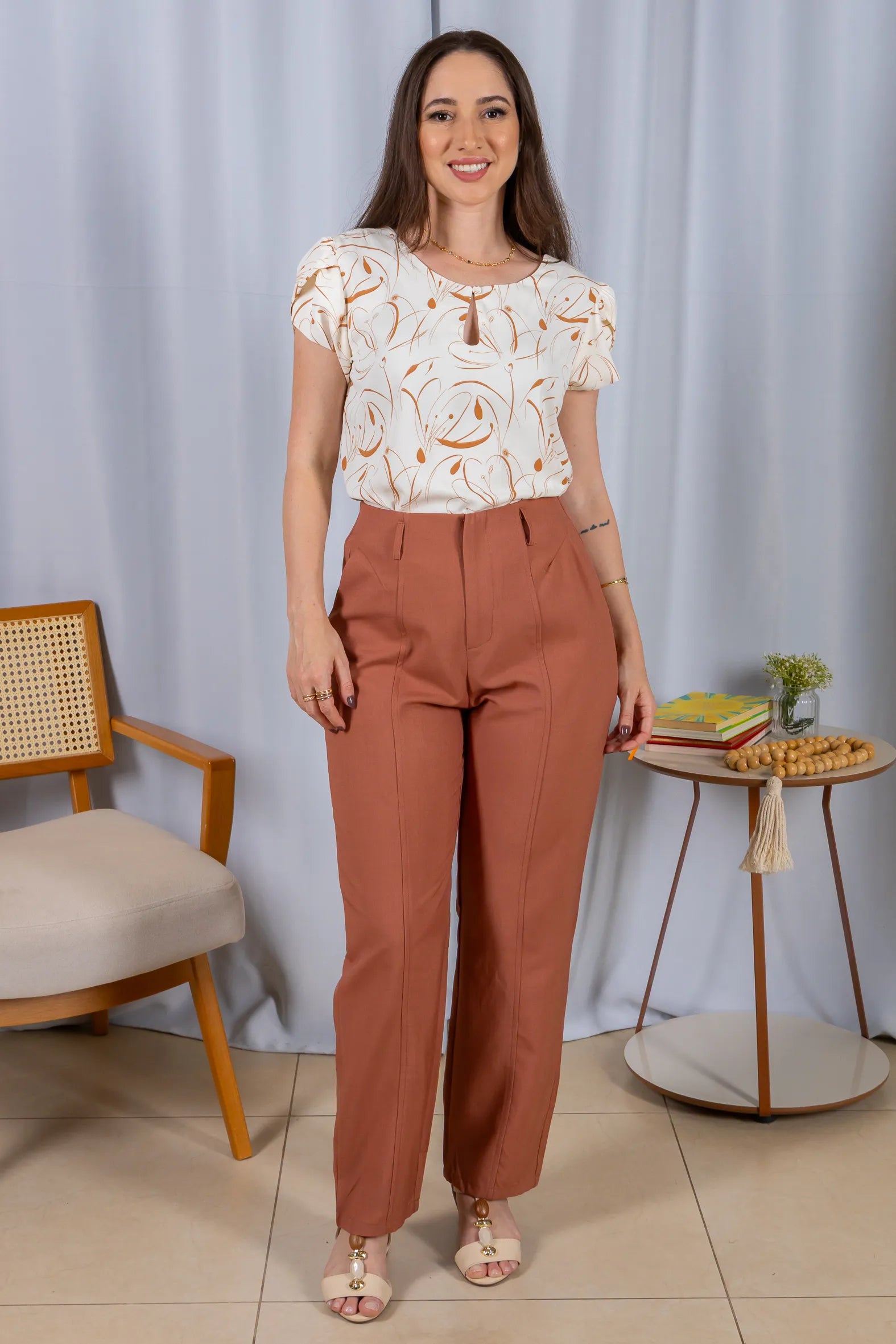 Blusa Manga Curta Transpassada Celina Estampada Marrom