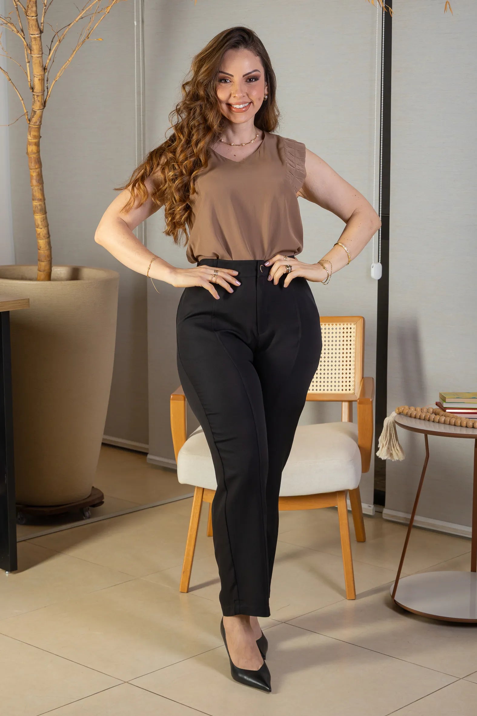 Blusa Decote "V" Franzido Ombros Polivisco Fátima Bernardes Marrom