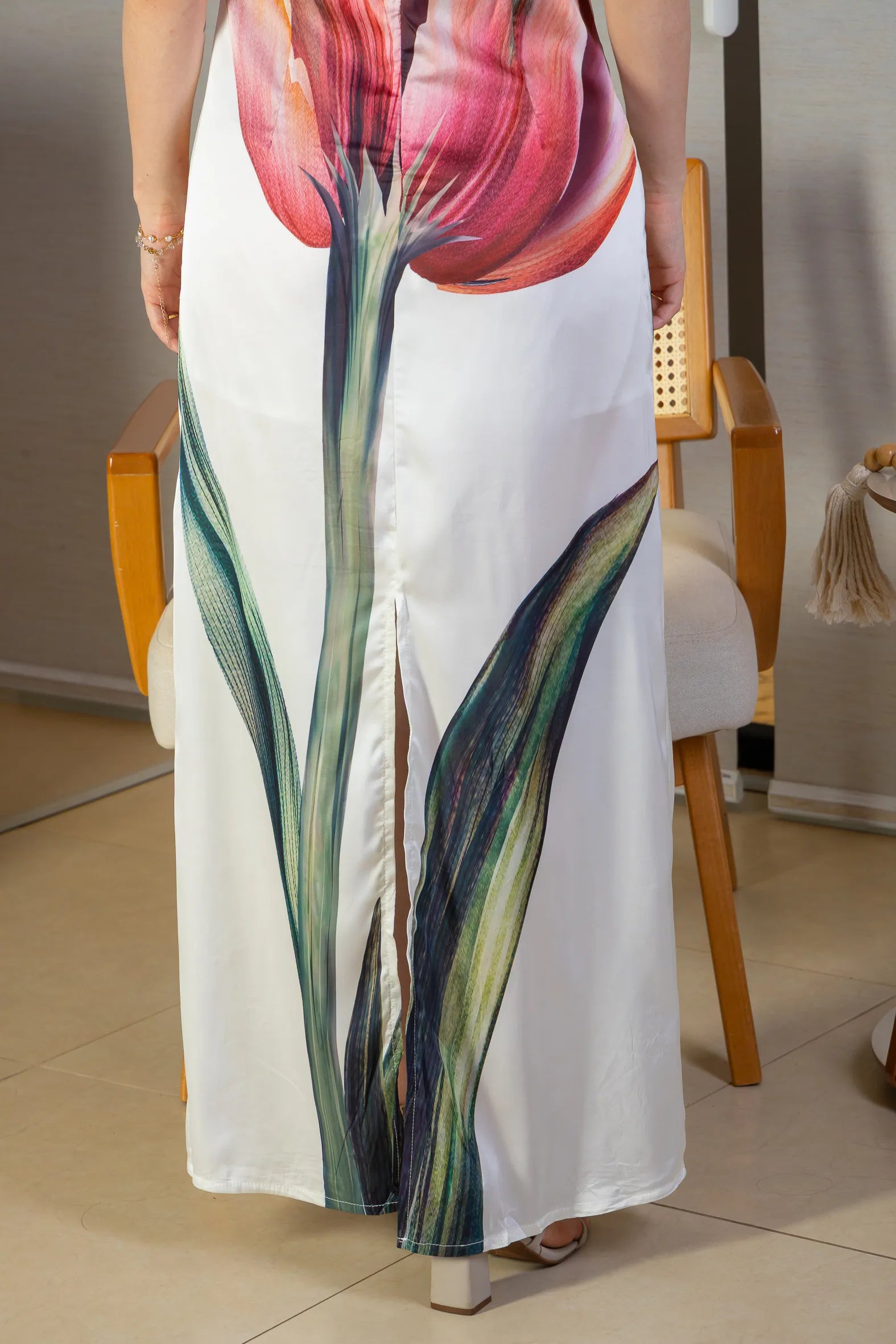 Vestido Tomara Que Caia Detalhe Fenda Crepe Acetinado Camila Pitanga Estampado Branco