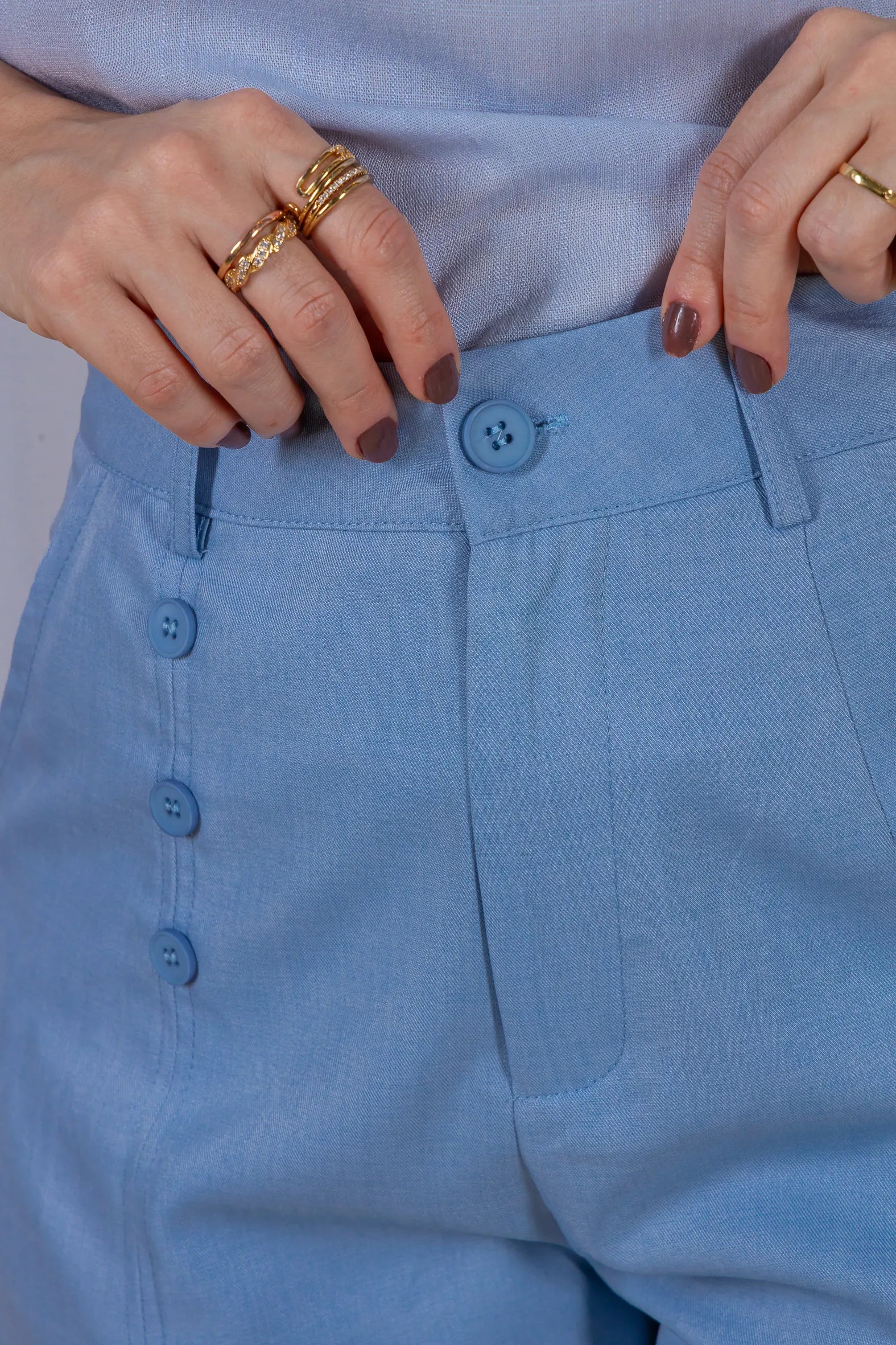 Bermuda Detalhes Botões Crepe Alfaiataria Débora Azul