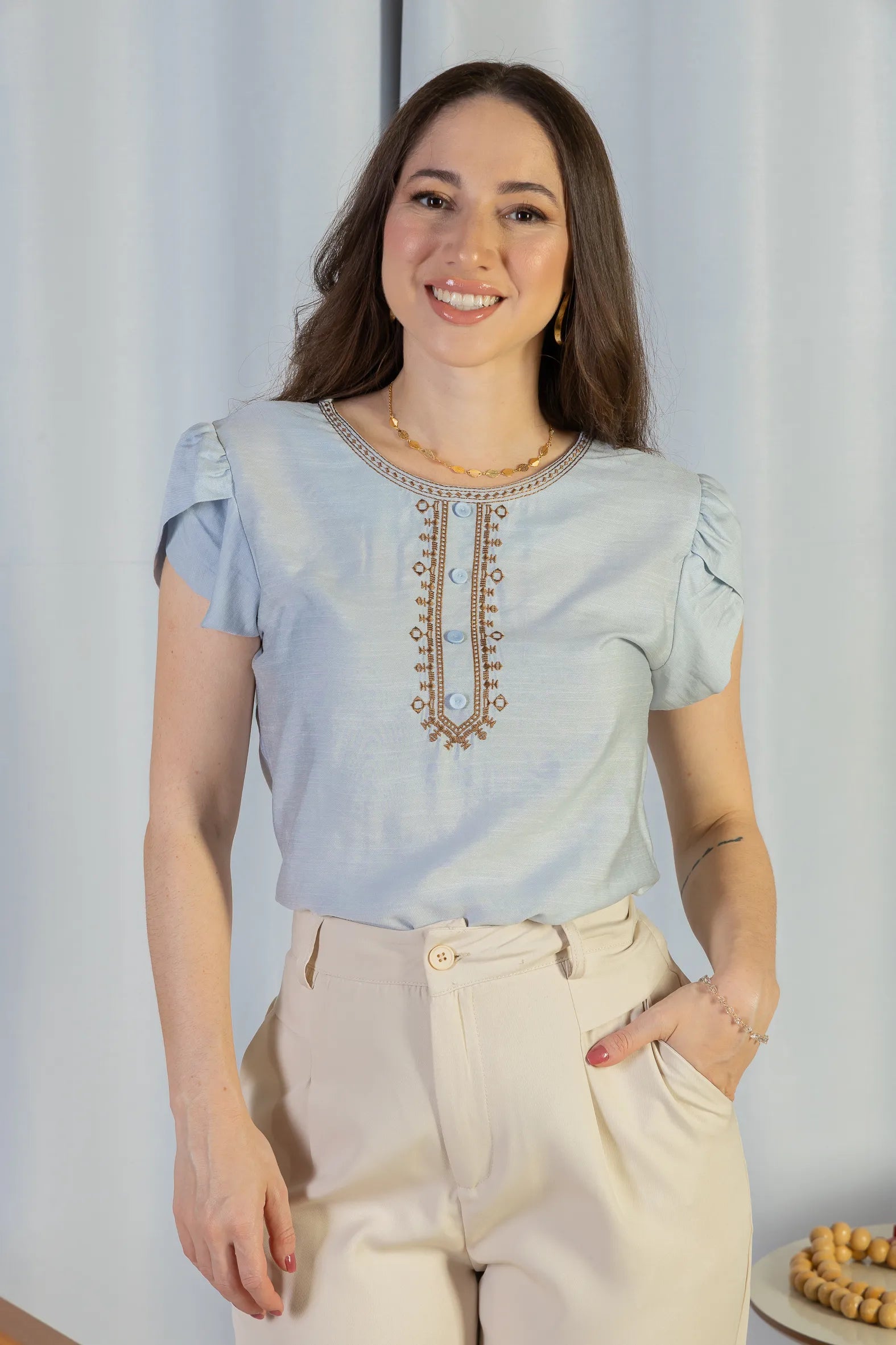 Blusa Manga Curta Transpassada Detalhe Botão Visco Soft Vanessa Azul