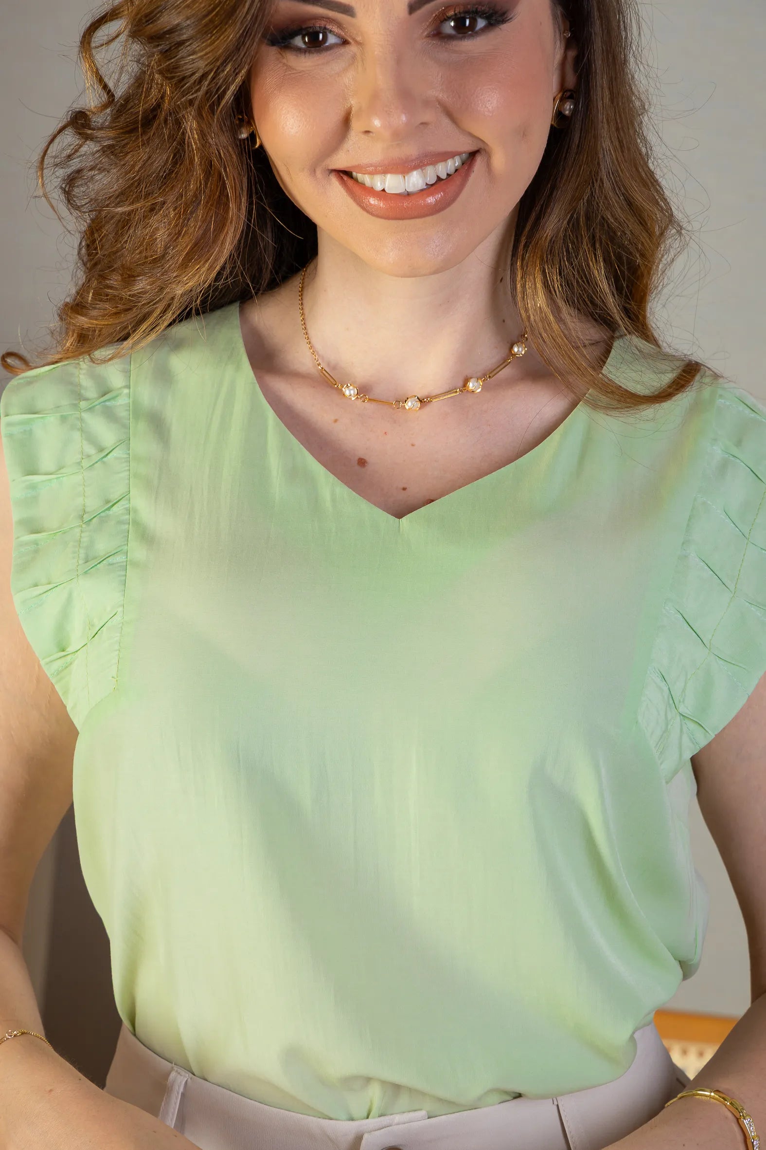 Blusa Regata Decote "V" Franzido Ombros Polivisco Fátima Bernardes Verde