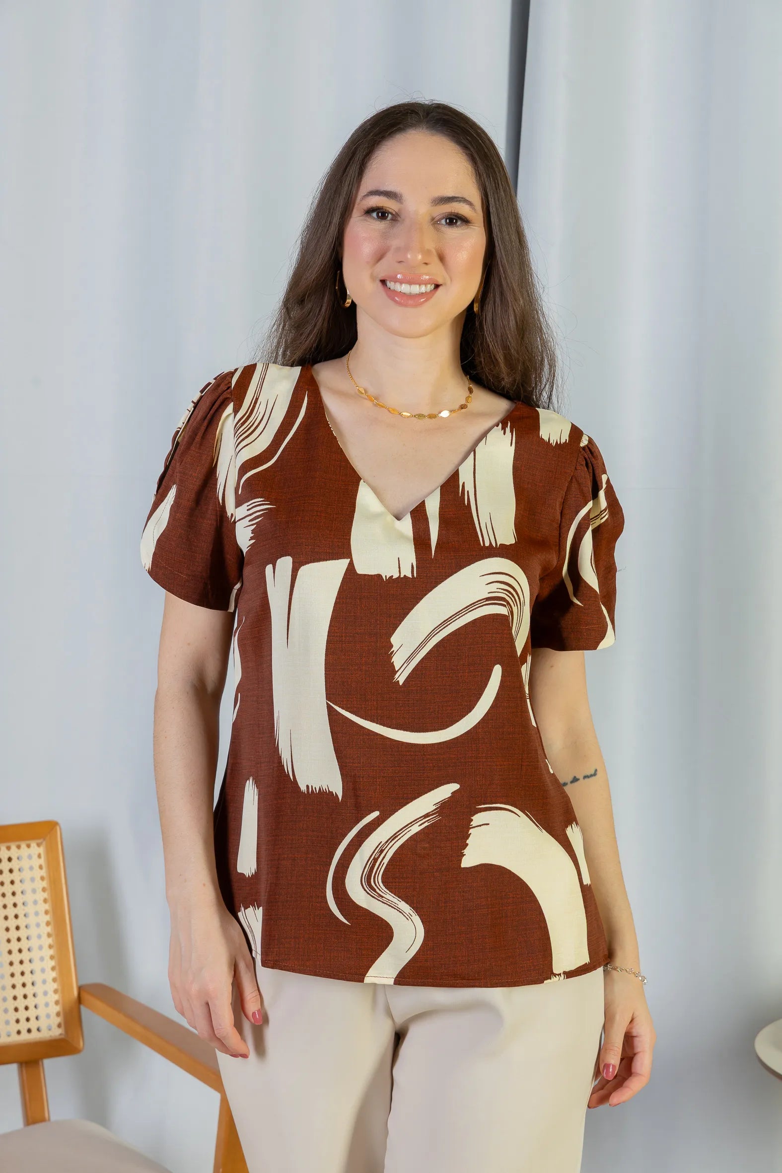 Blusa Manga Curta Crepe Classic Alessandra Estampada Marrom