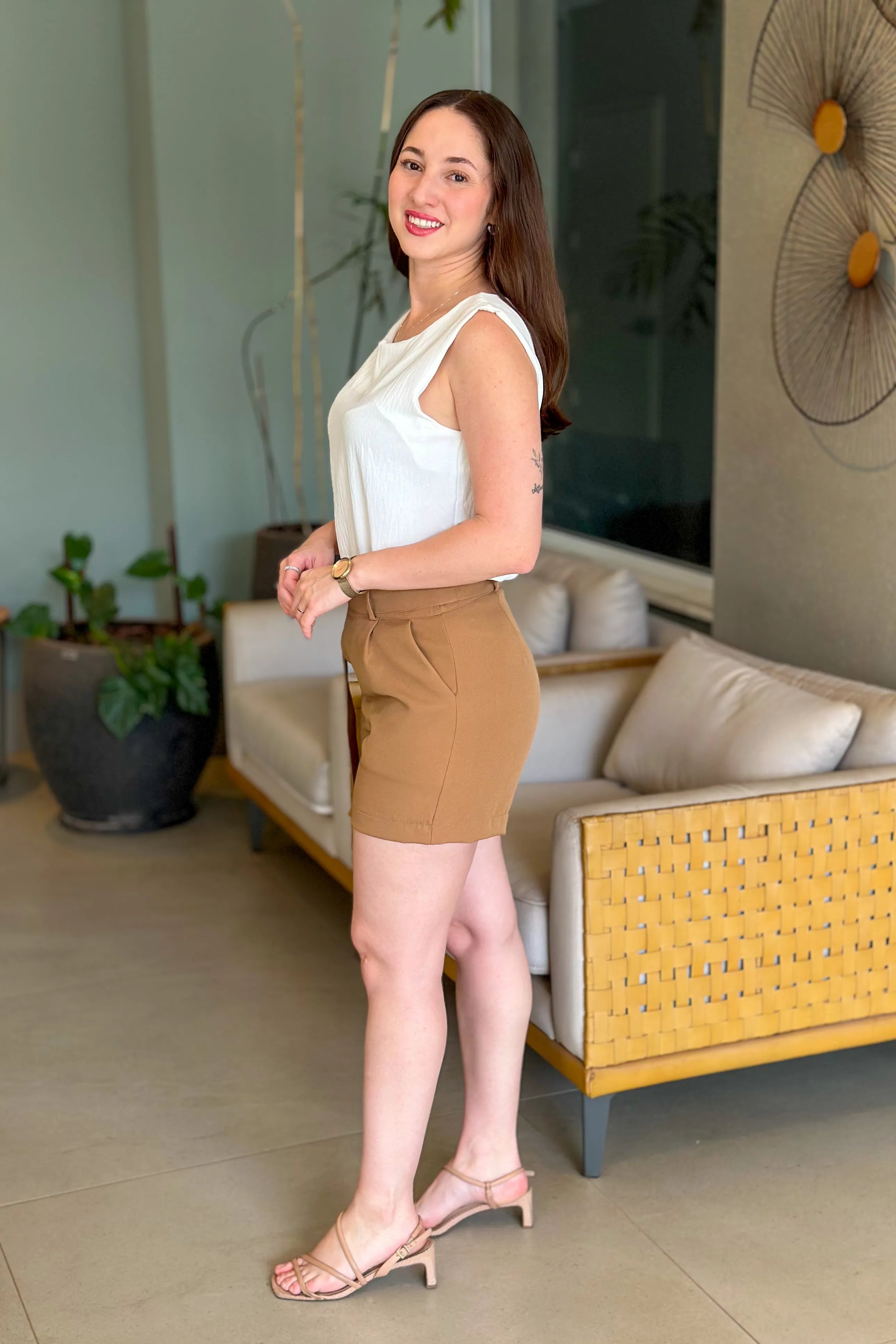 Shorts Em Alfaiataria Detalhe Laço Liz Marrom