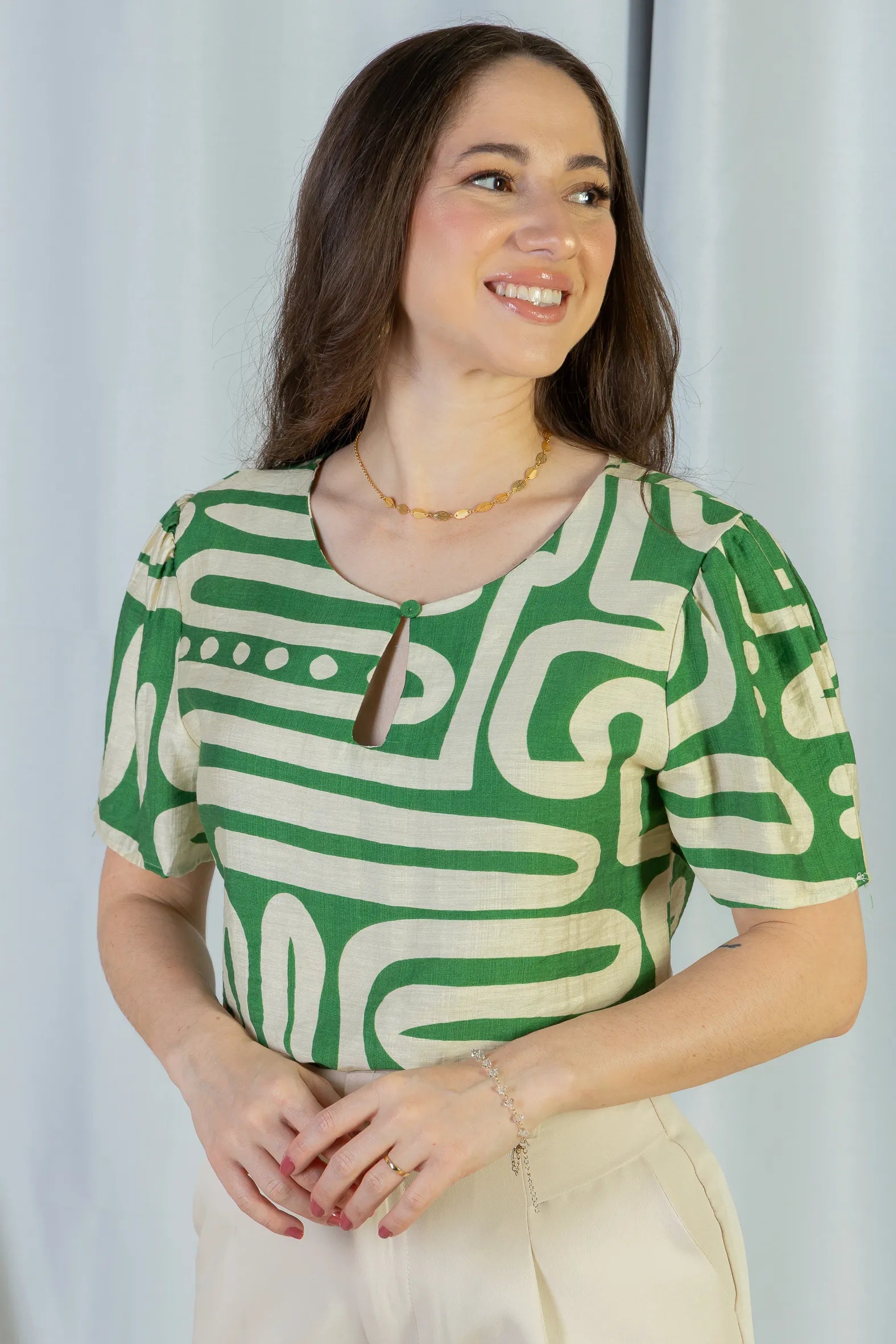 Blusa Manga Curta Detalhe Decote Visco Brise Mel Estampada Verde