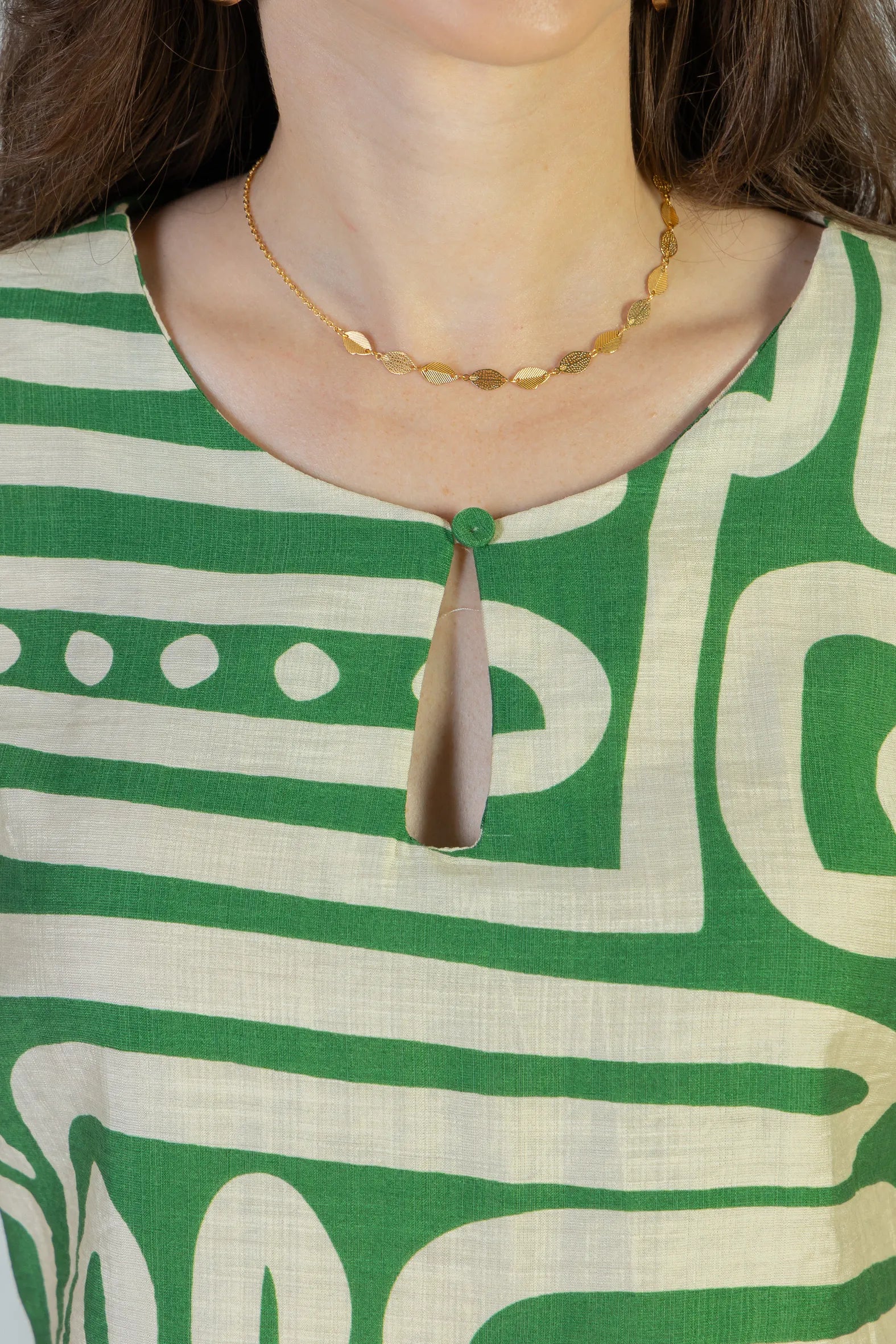 Blusa Manga Curta Detalhe Decote Visco Brise Mel Estampada Verde