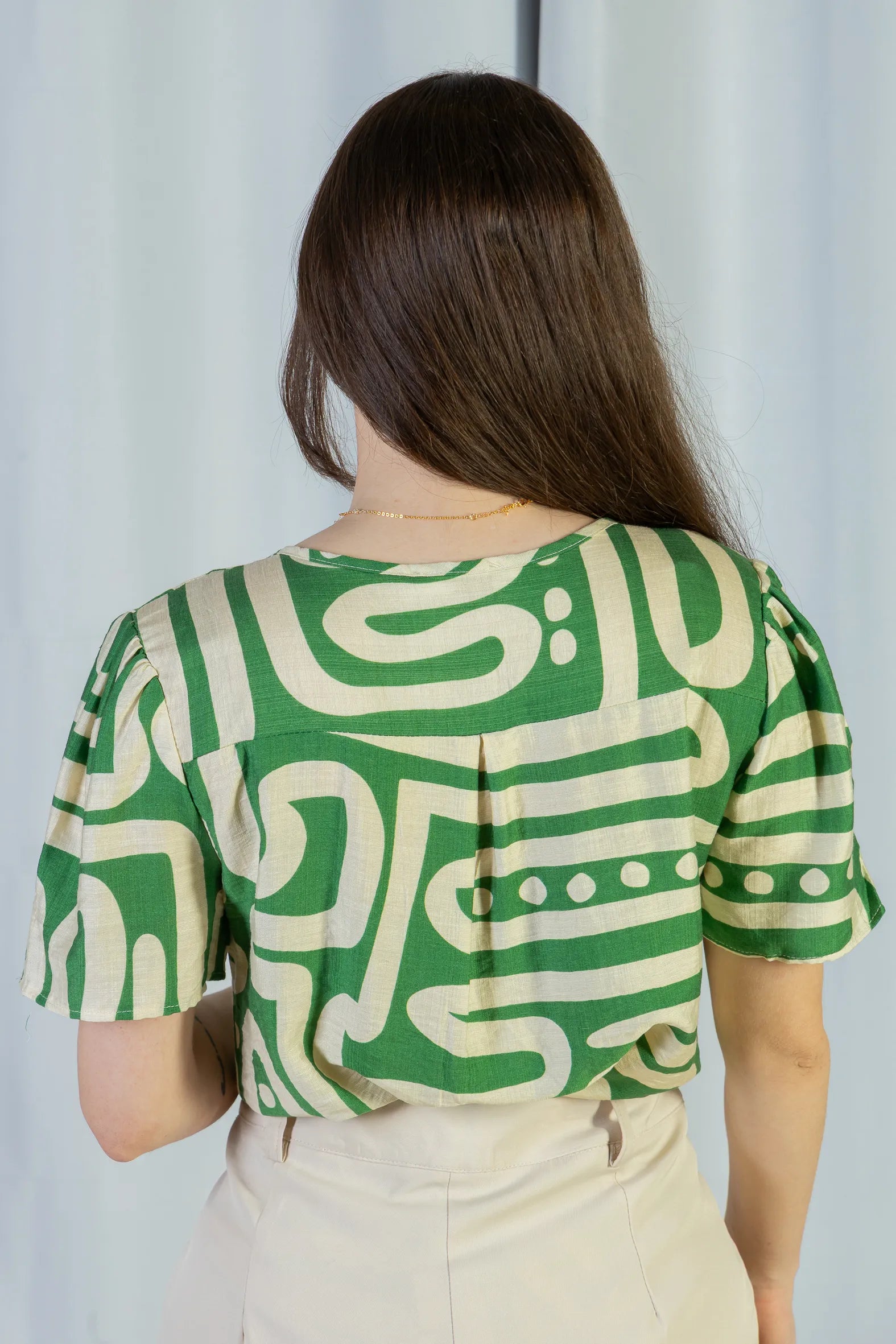 Blusa Manga Curta Detalhe Decote Visco Brise Mel Estampada Verde
