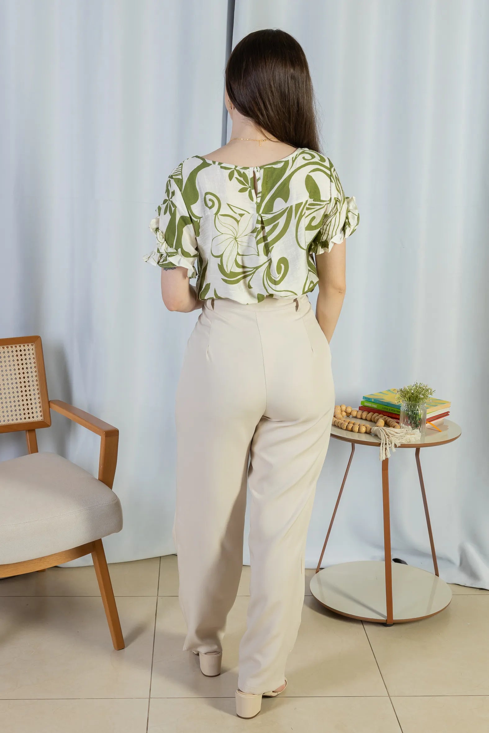 Blusa Manga Curta Babados Visco Brise Nair Estampada Verde