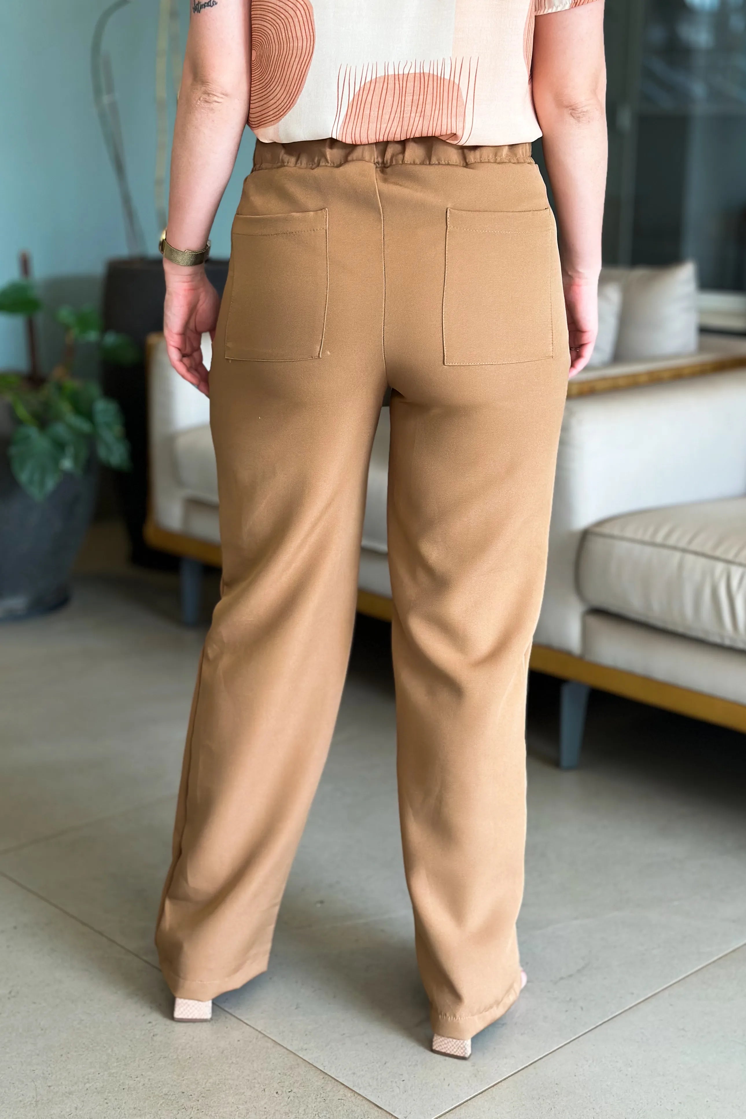 Calça Alfaiataria Corte Reto Ana Julia Marrom