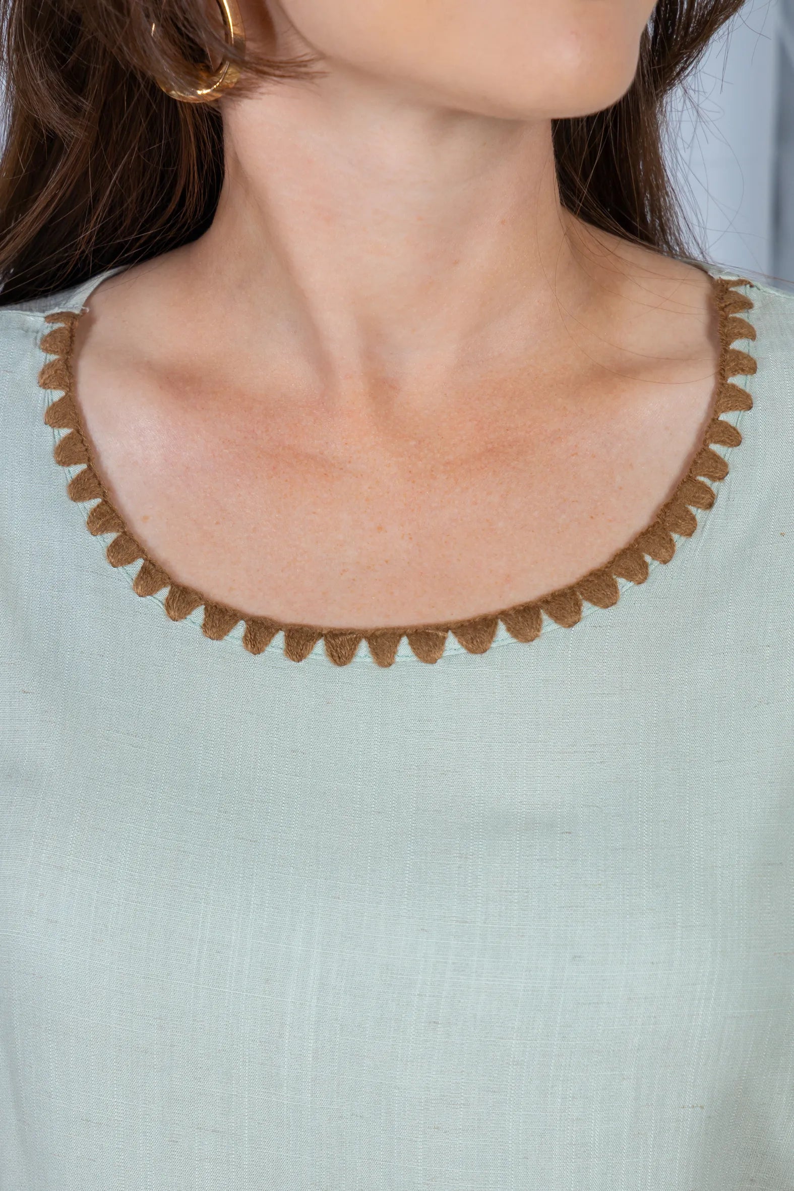 Blusa Manga Curta Algodão Linho Detalhes Bordados Cecilia Verde