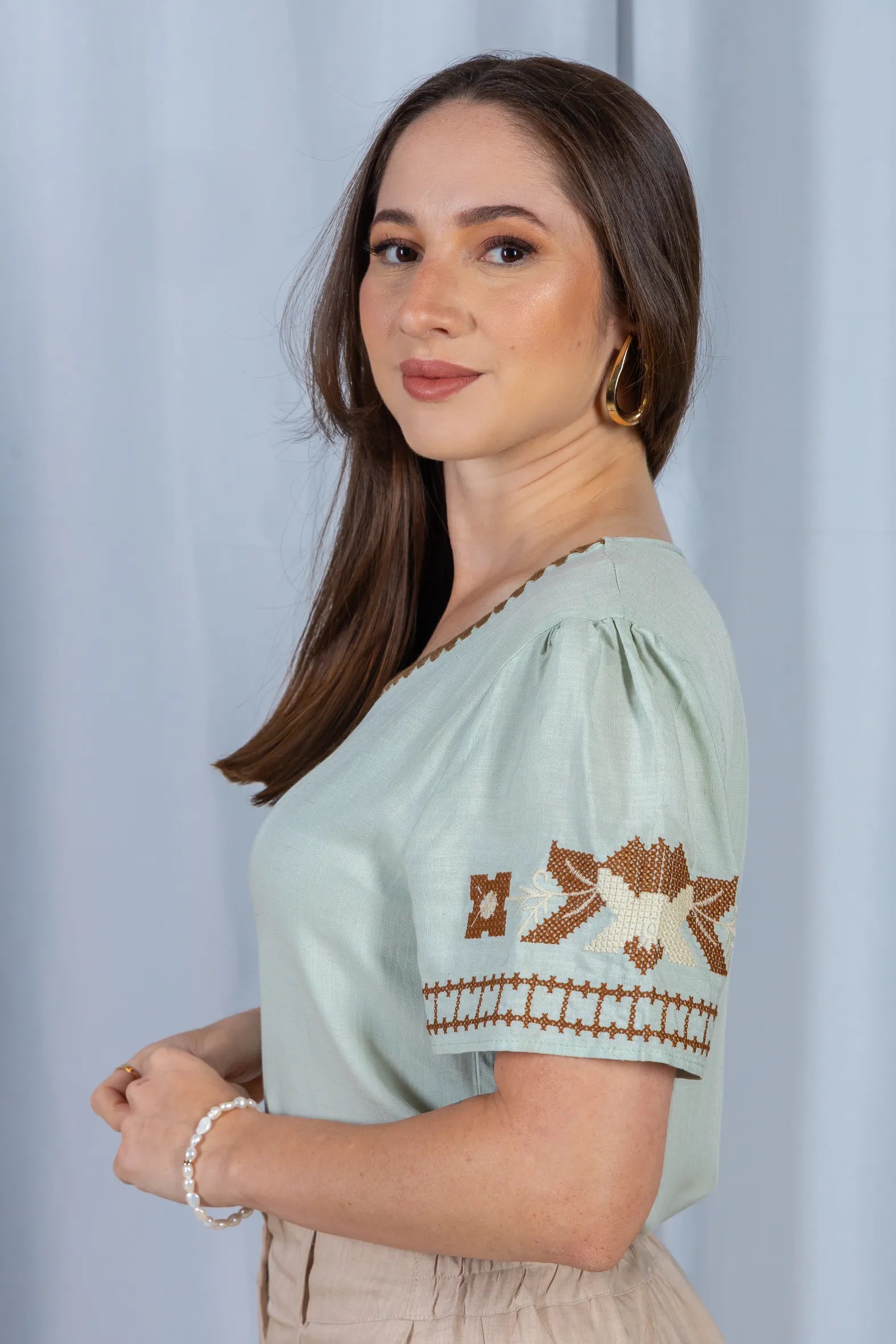 Blusa Manga Curta Algodão Linho Detalhes Bordados Cecilia Verde