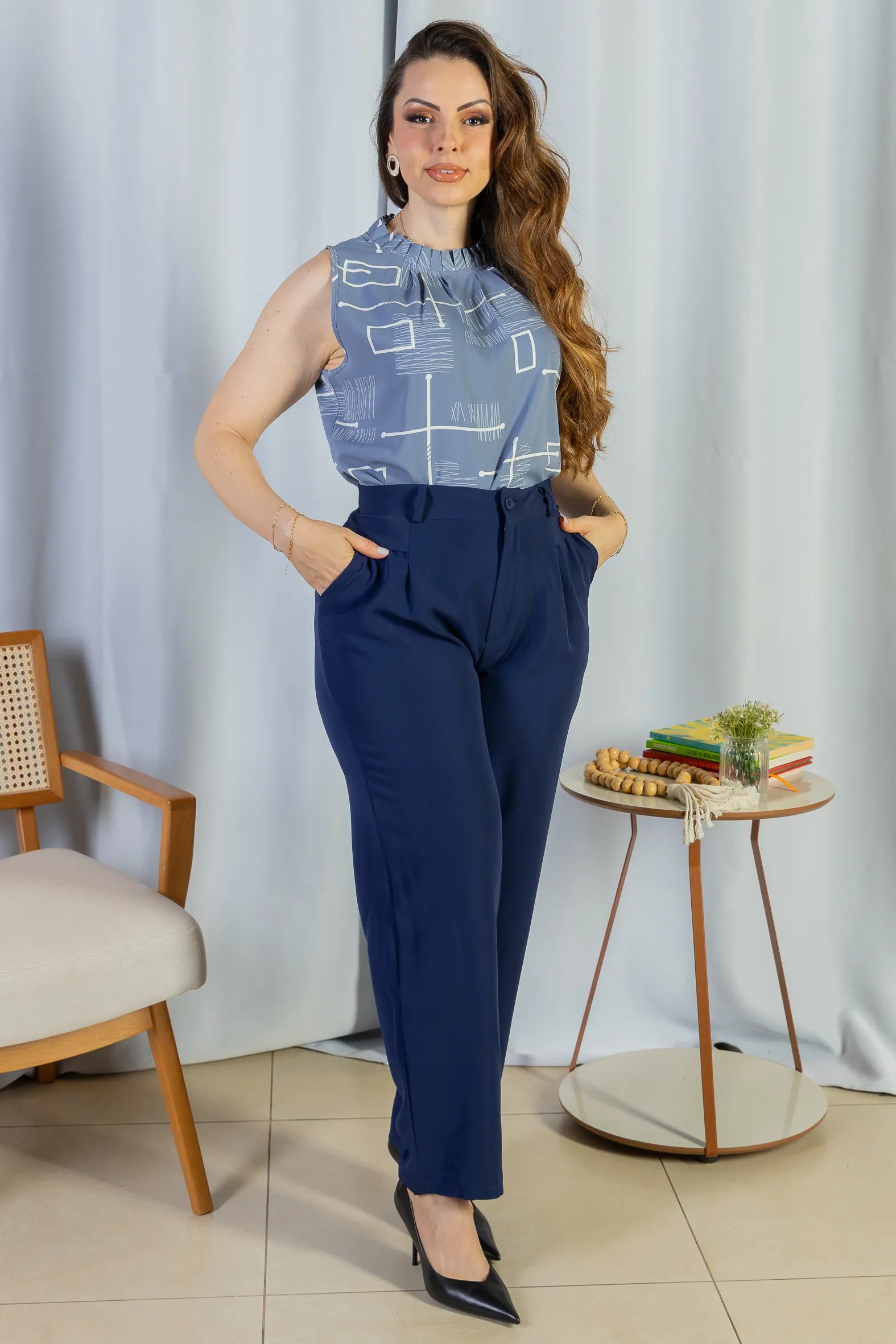 Regata Detalhe Pregas Colo Crepe Classic Lídia Estampada Azul