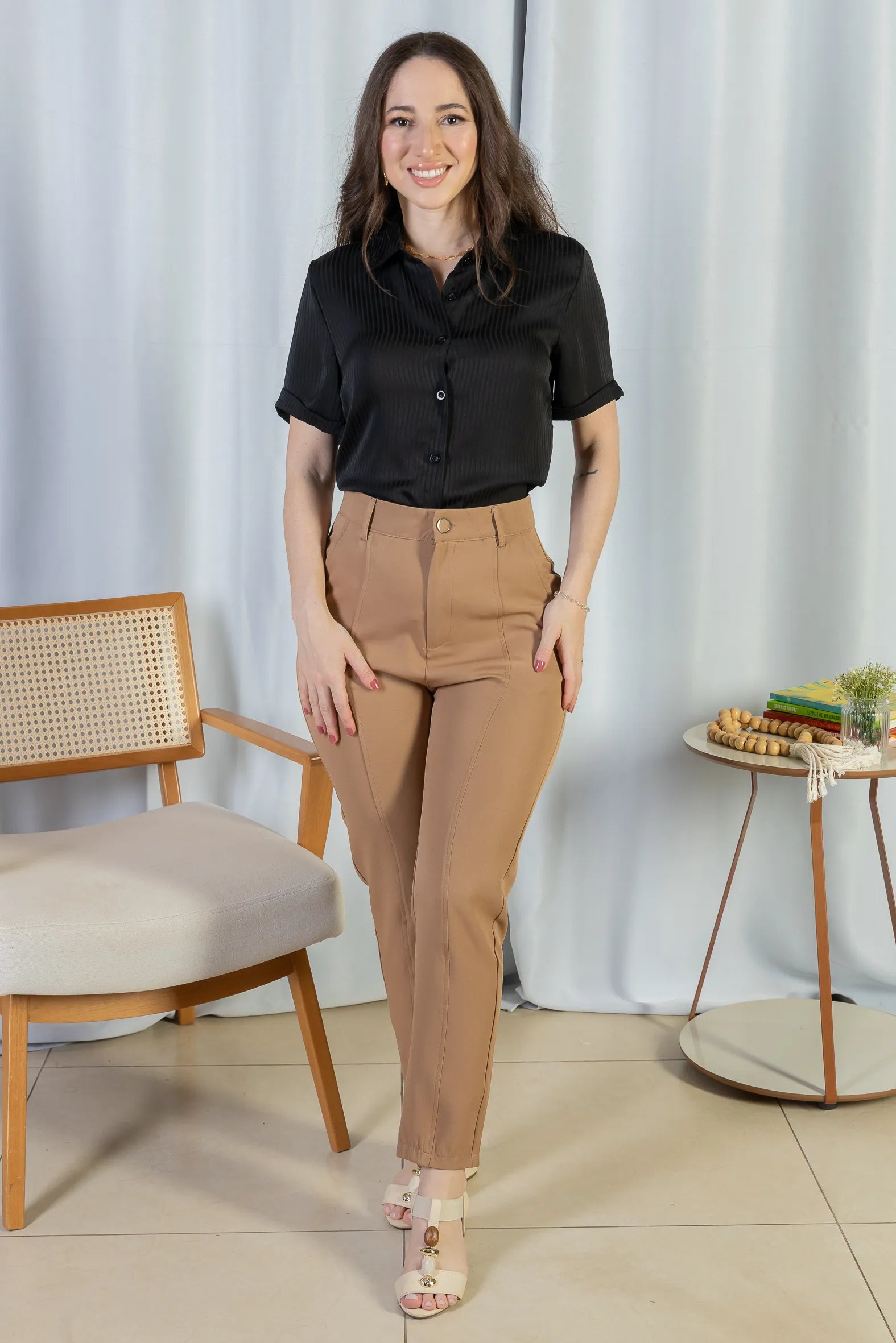 Camisa Manga Curta Crepe Acetinado Glaucia Preta