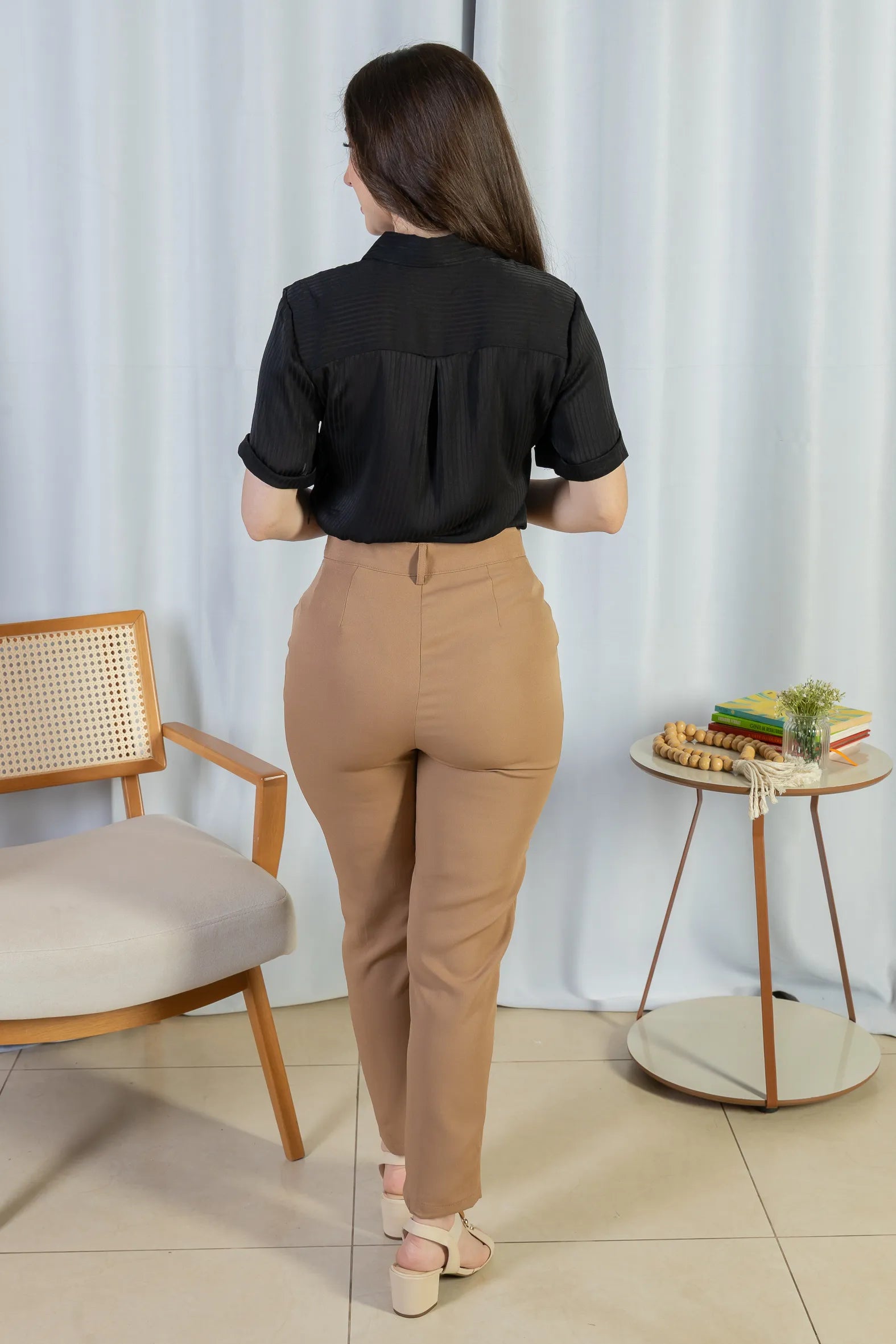 Camisa Manga Curta Crepe Acetinado Glaucia Preta