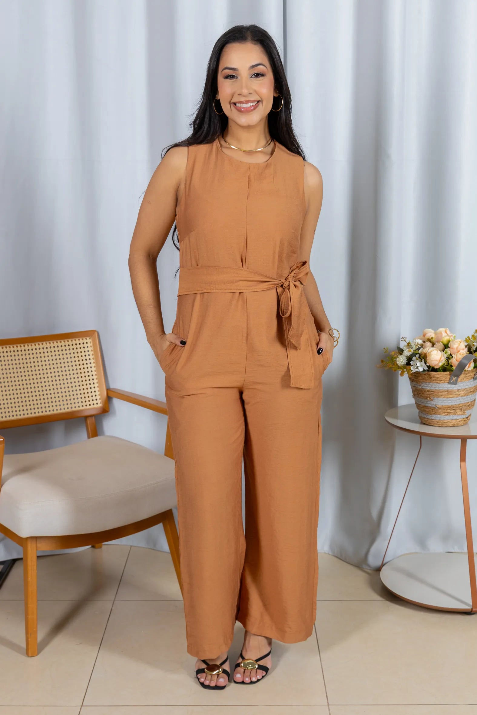 Macacão Pantalona Visco Urban Alfaiataria Nara Caramelo