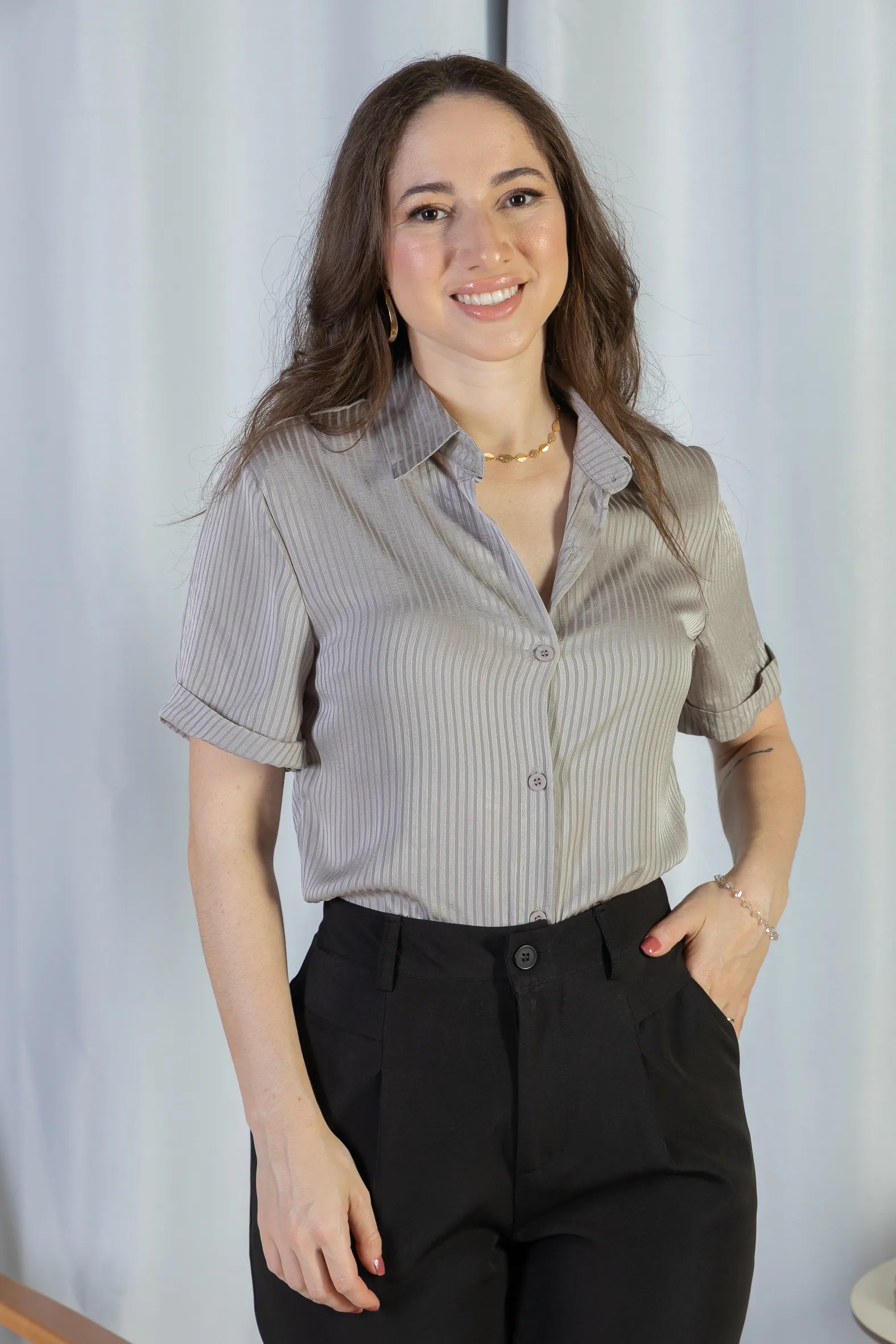 Camisa Manga Curta Crepe Acetinado Glaucia Cinza