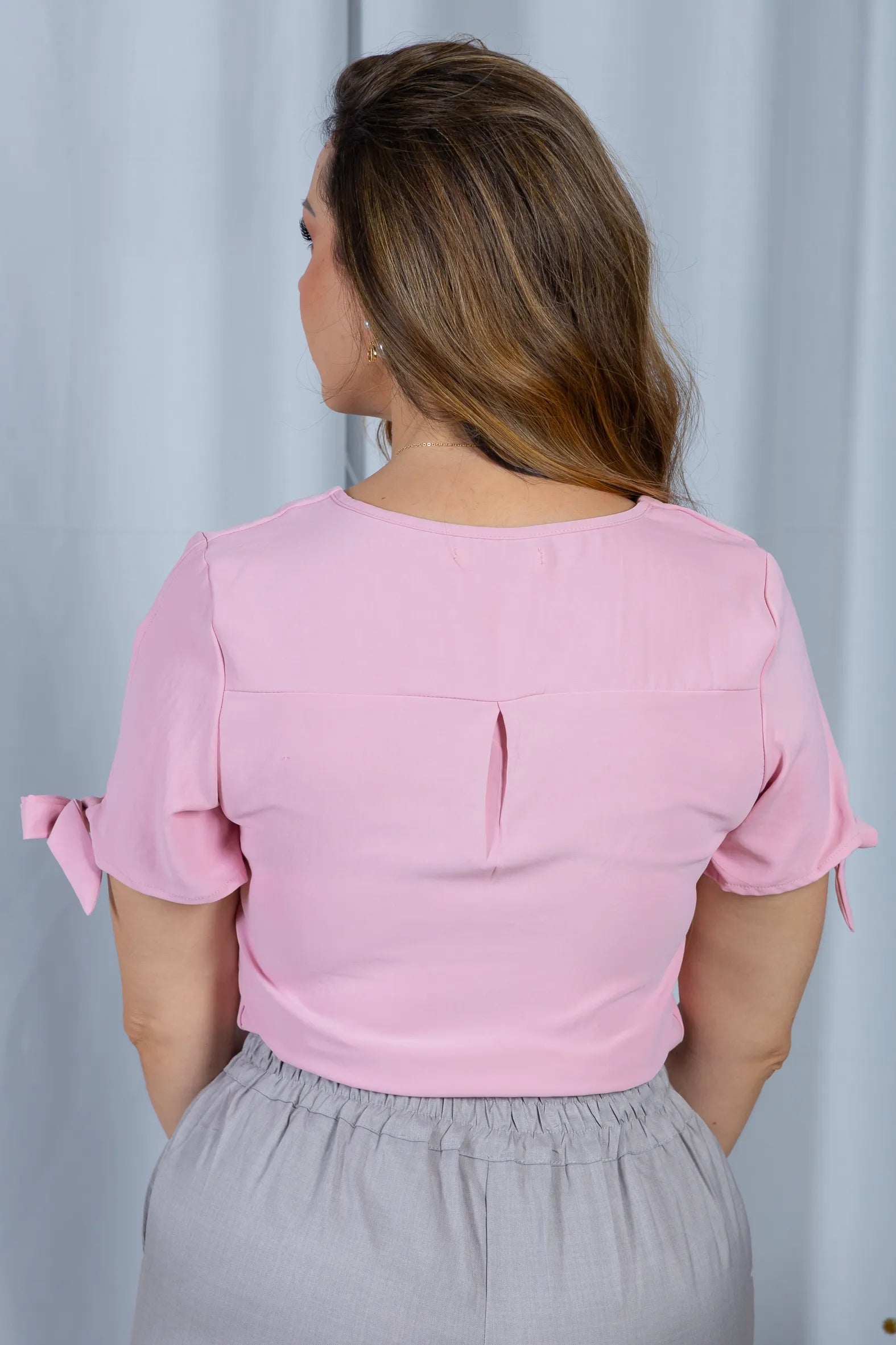 Blusa Manga Curta Detalhe Amarração Decote V Crepe Classic Silvana Rosa