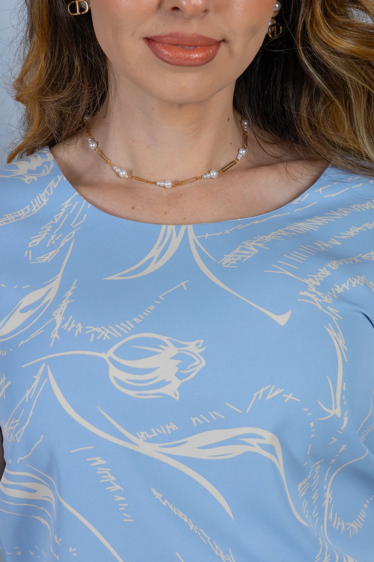 Blusa Manga Curta Transpassada Estampada em Crepe Classic Simone Azul