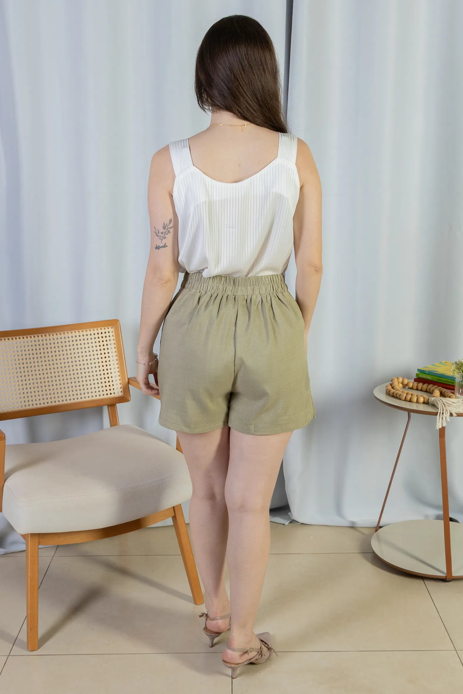 Shorts Detalhe Fivela Metálica Alfaiataria Lux Eliane Verde