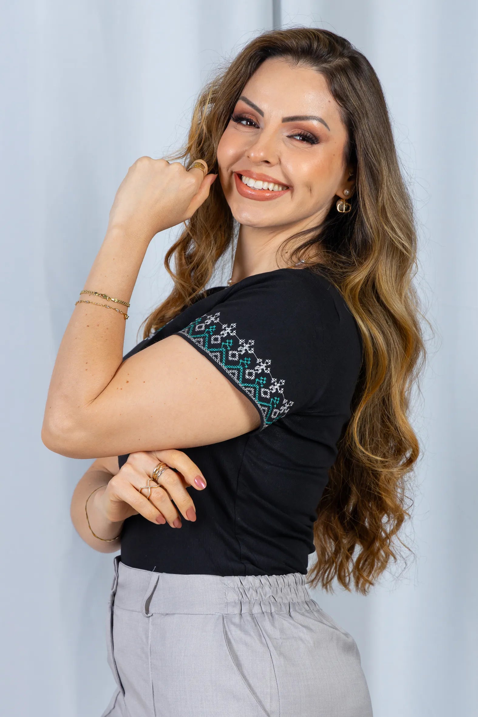 Blusa Manga Curta Cotton Lycra Detalhes Bordados Marina Preta