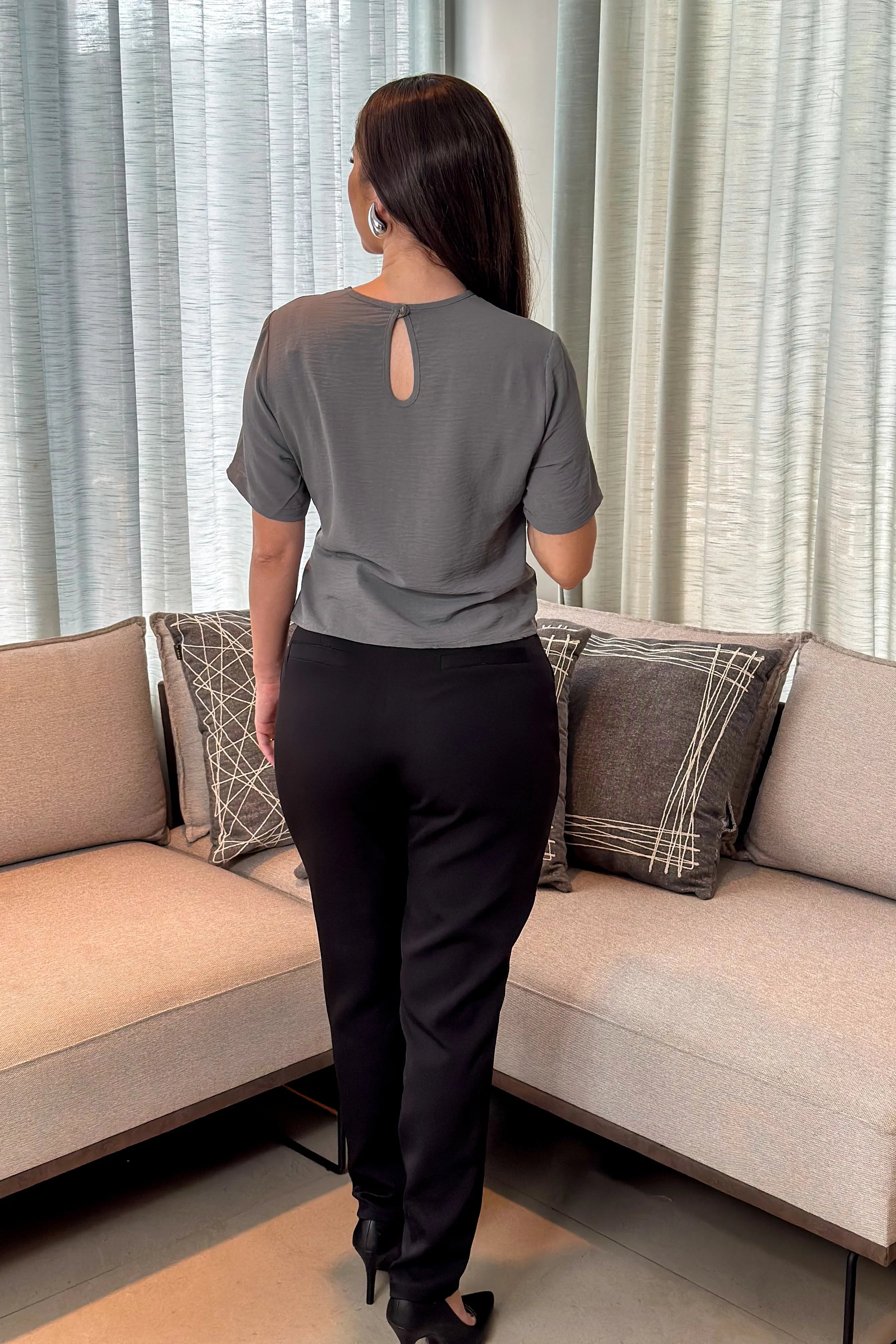 Blusa Air Flow Detalhe Sobreposto Talita Cinza