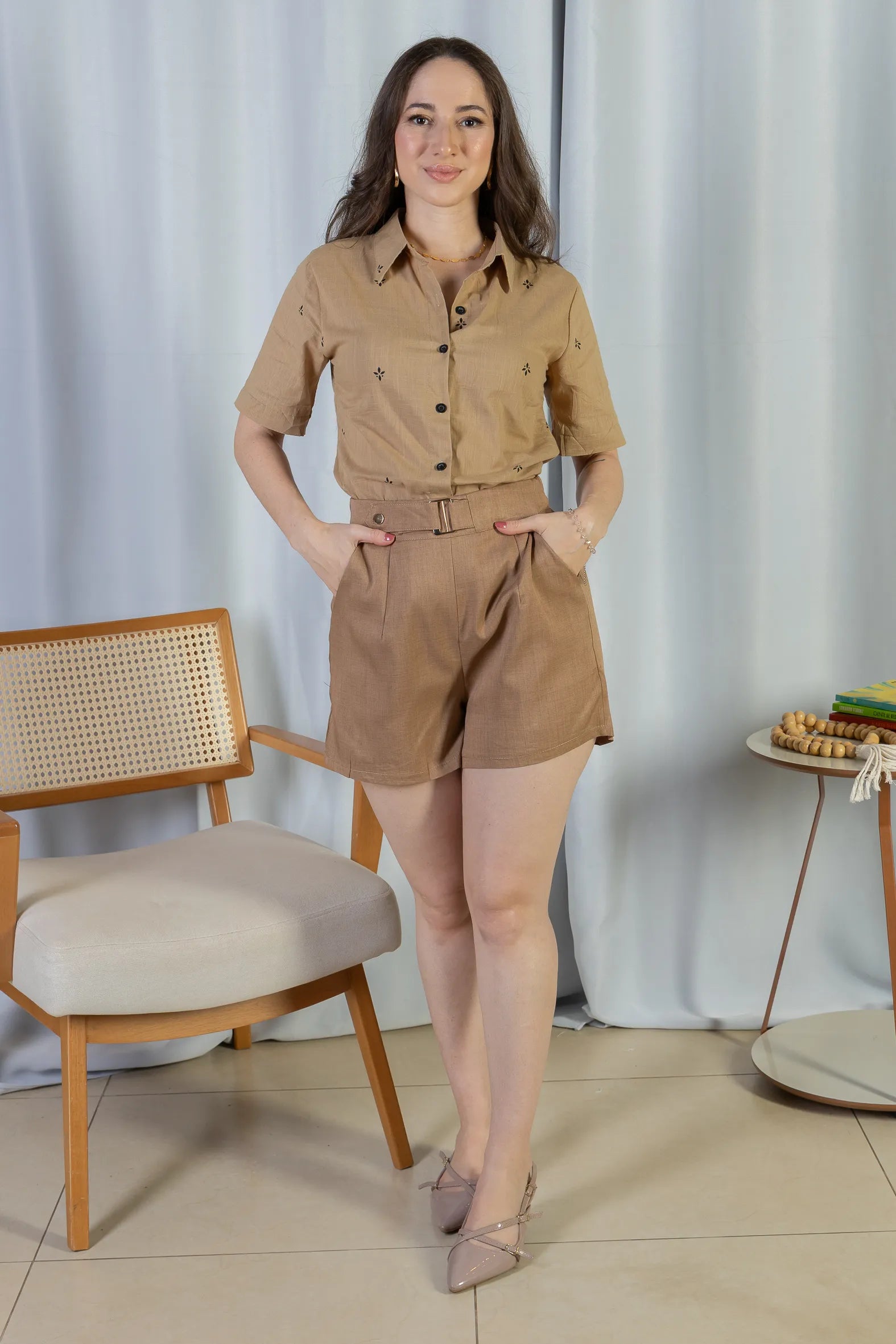 Shorts Detalhe Fivela Metálica Alfaiataria Lux Eliane Marrom