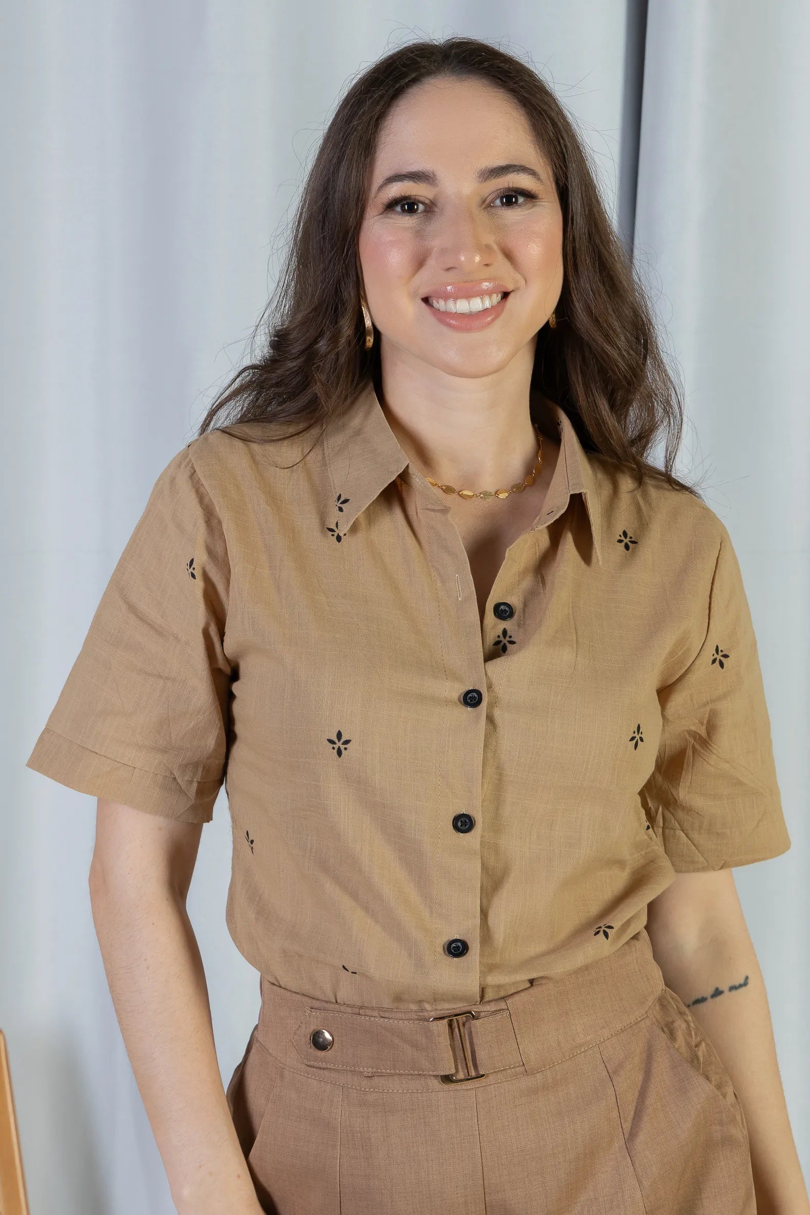 Camisa Manga Curta Bordada Poli Visco Bruna Marrom