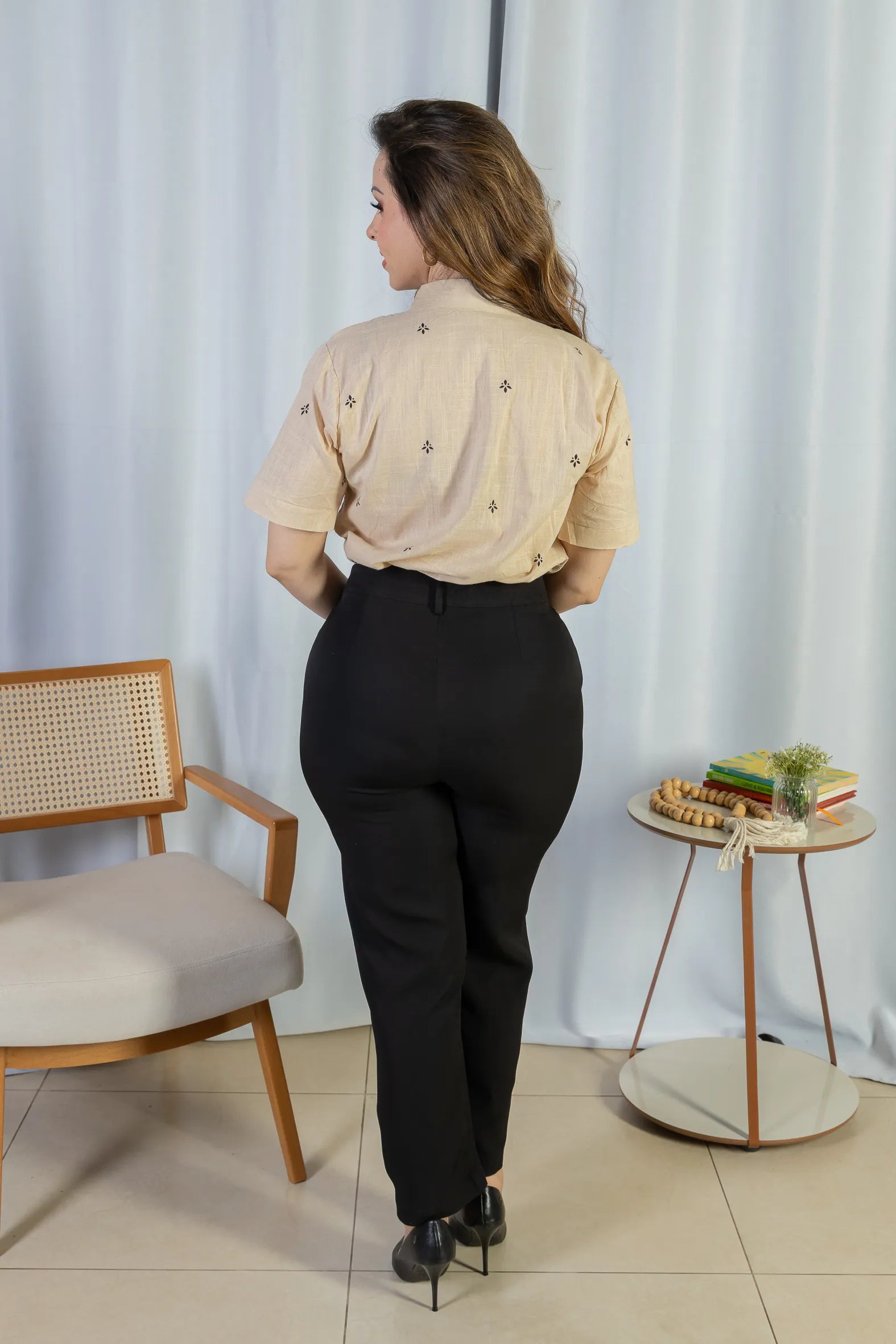Camisa Manga Curta Bordada Poli Visco Bruna Bege