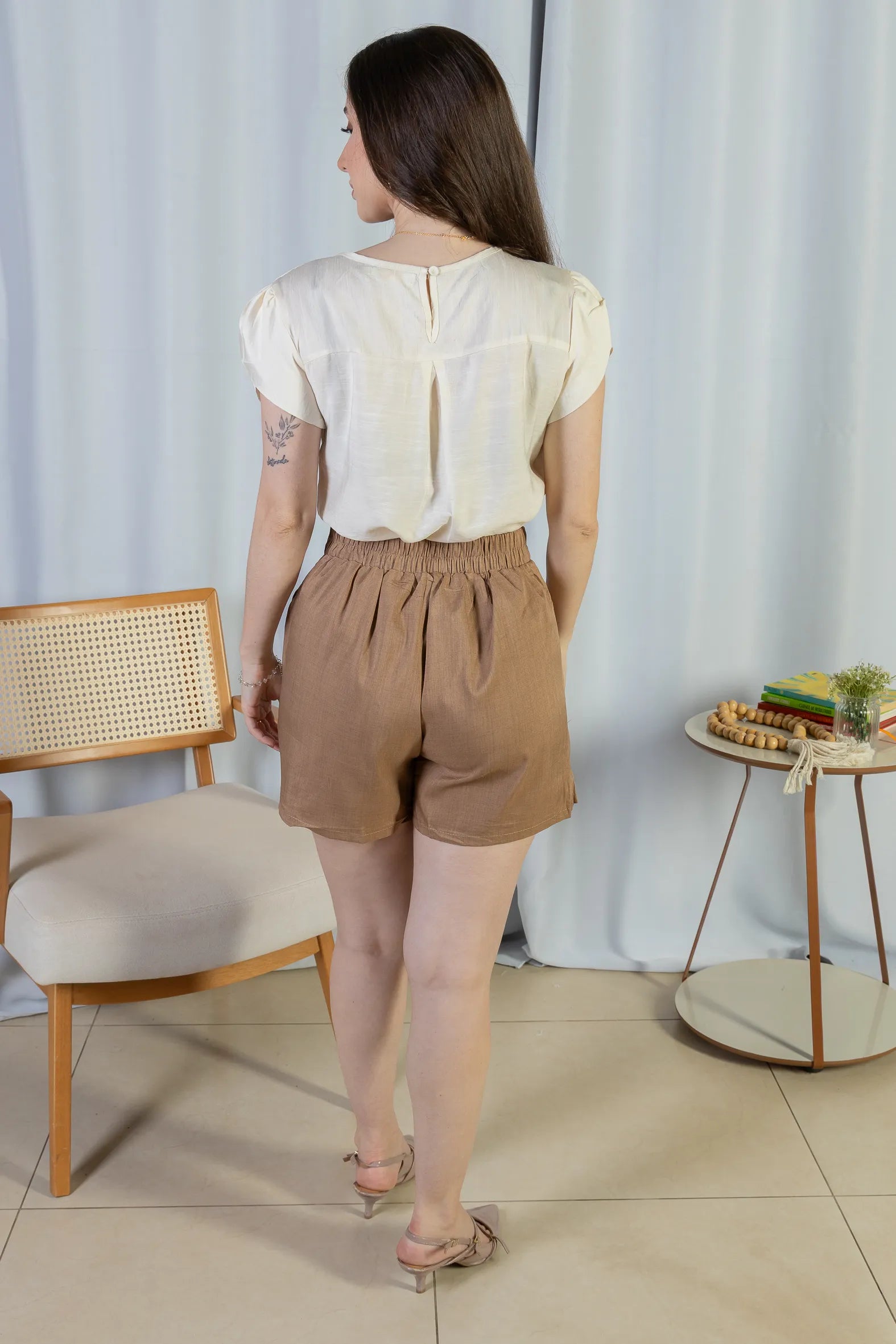 Blusa Manga Curta Transpassada Detalhe Botão Visco Soft Vanessa Creme