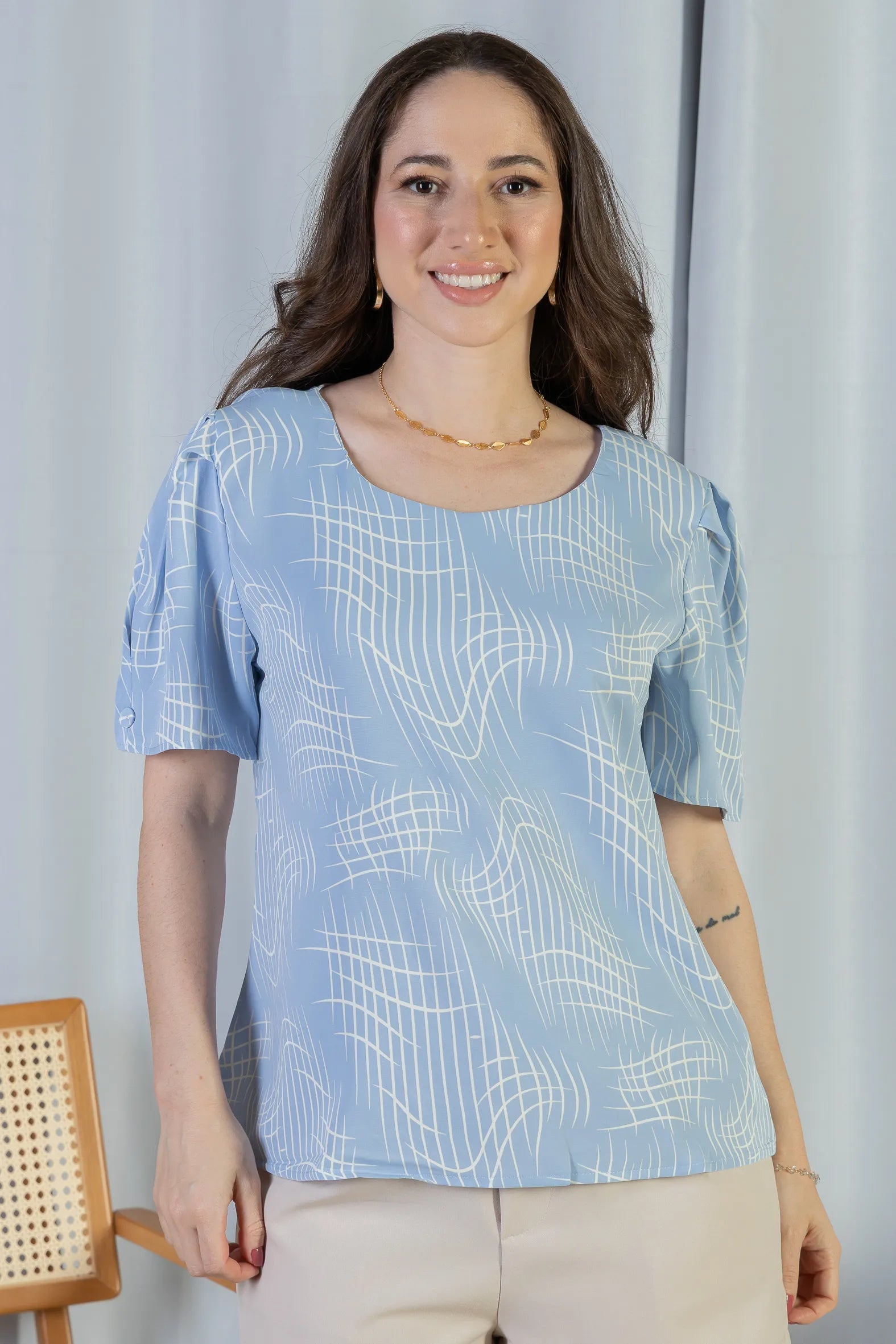 Blusa Manga Curta Transpassada Crepe Classic Gisele Estampada Azul