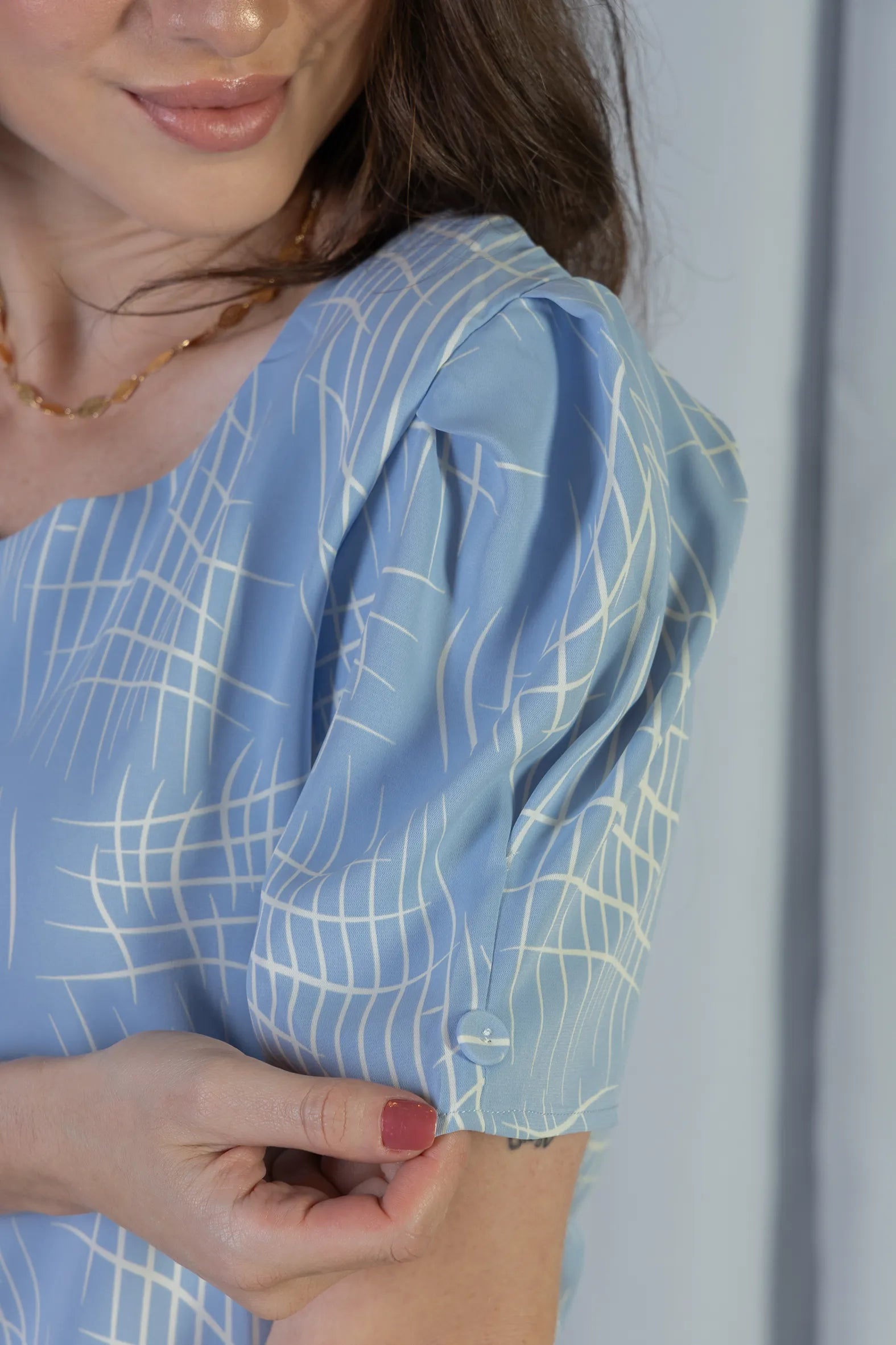 Blusa Manga Curta Transpassada Crepe Classic Gisele Estampada Azul