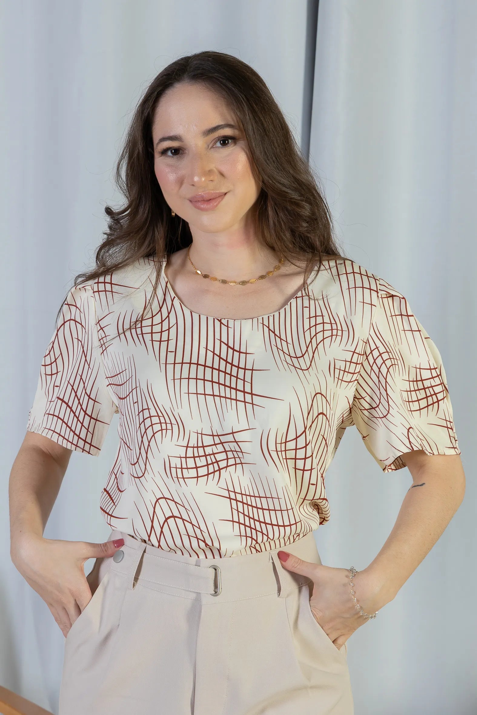 Blusa Manga Curta Transpassada Crepe Classic Gisele Estampada Vermelha