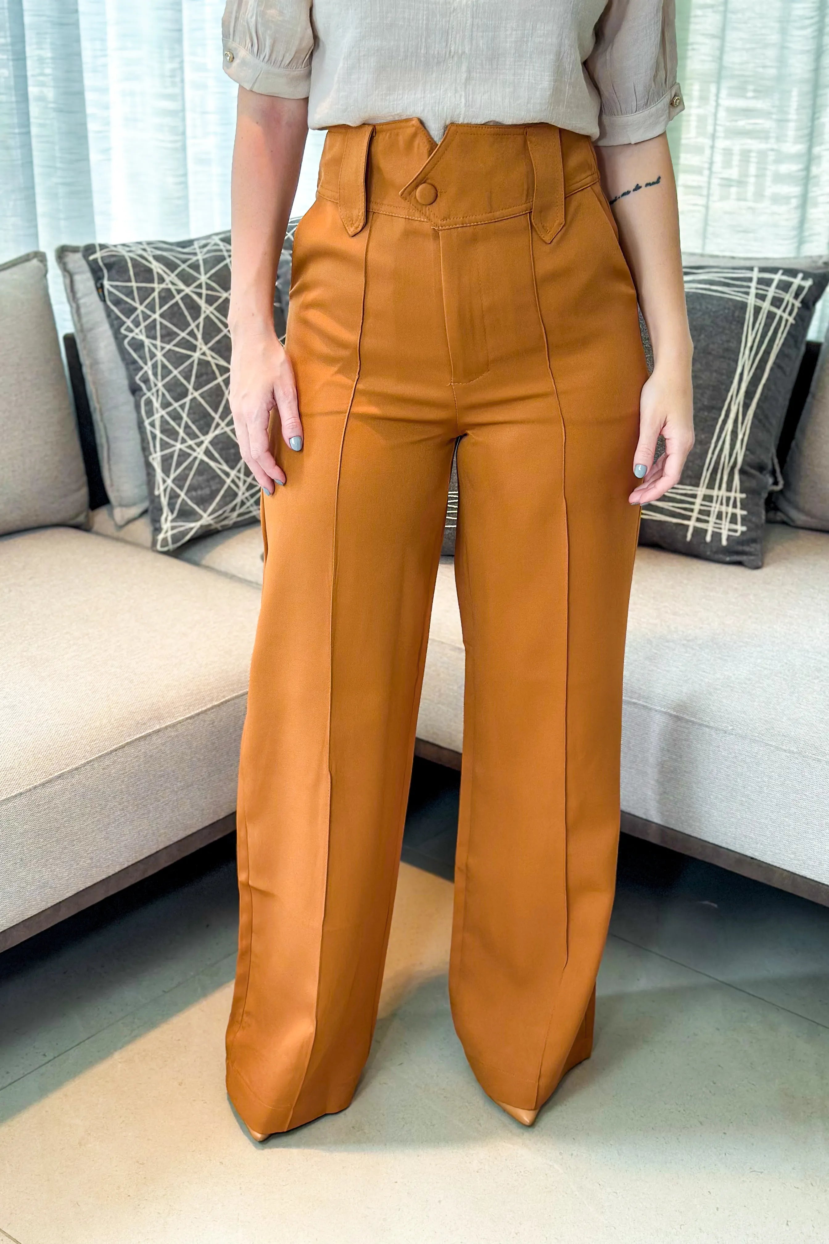 Calça Pantalona Detalhe Passador Alissa Marrom