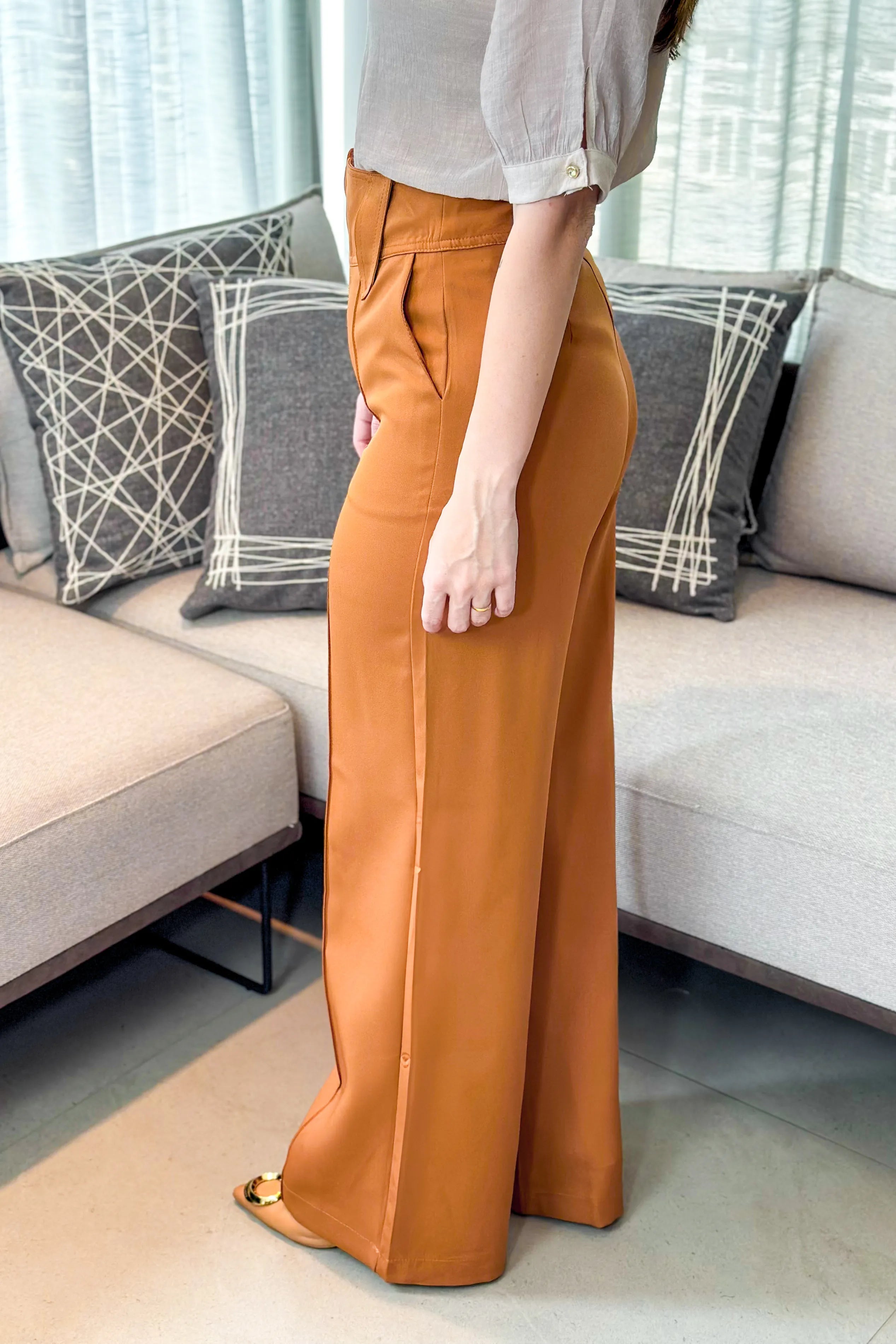 Calça Pantalona Detalhe Passador Alissa Marrom