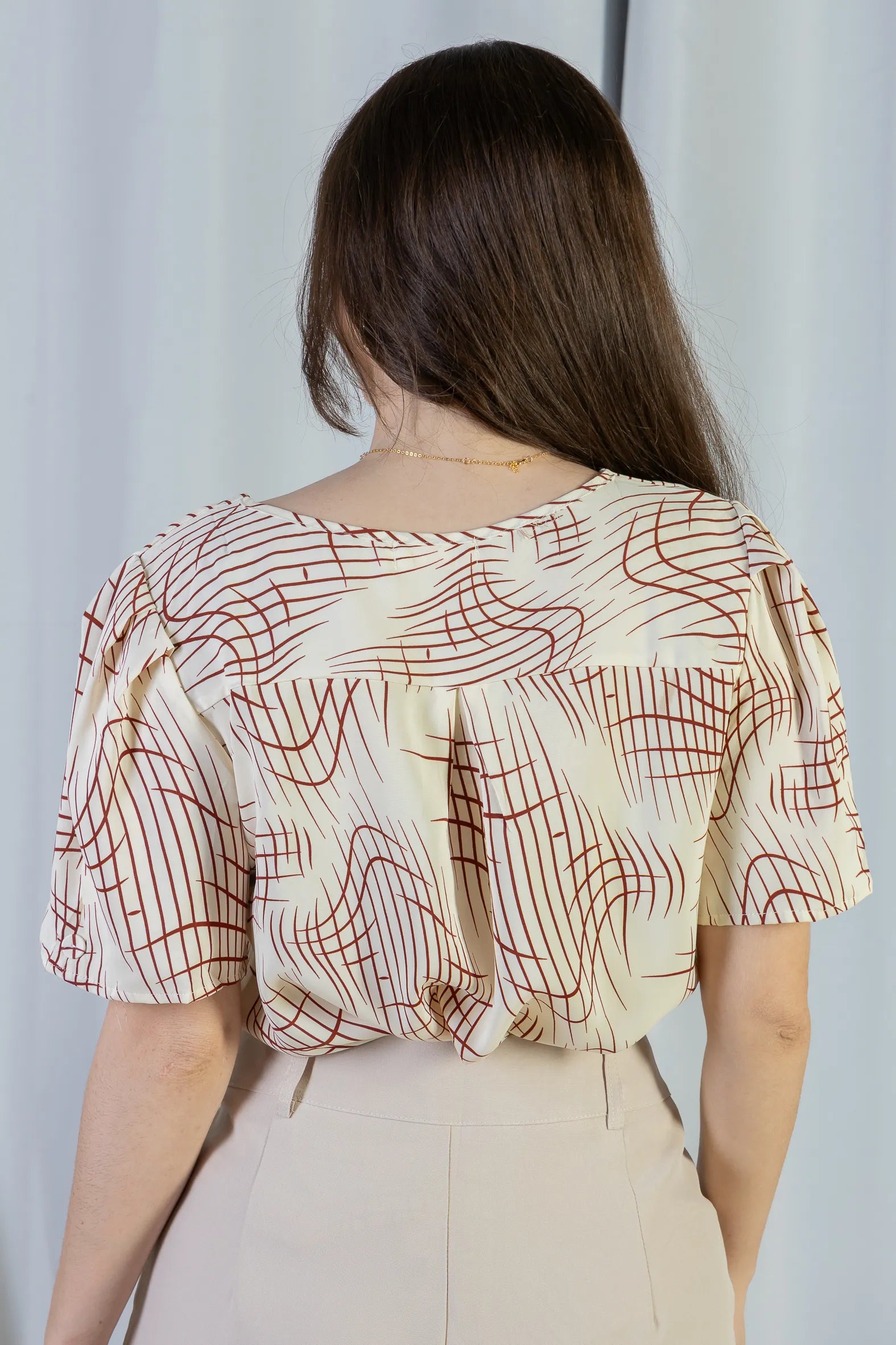 Blusa Manga Curta Transpassada Crepe Classic Gisele Estampada Vermelha