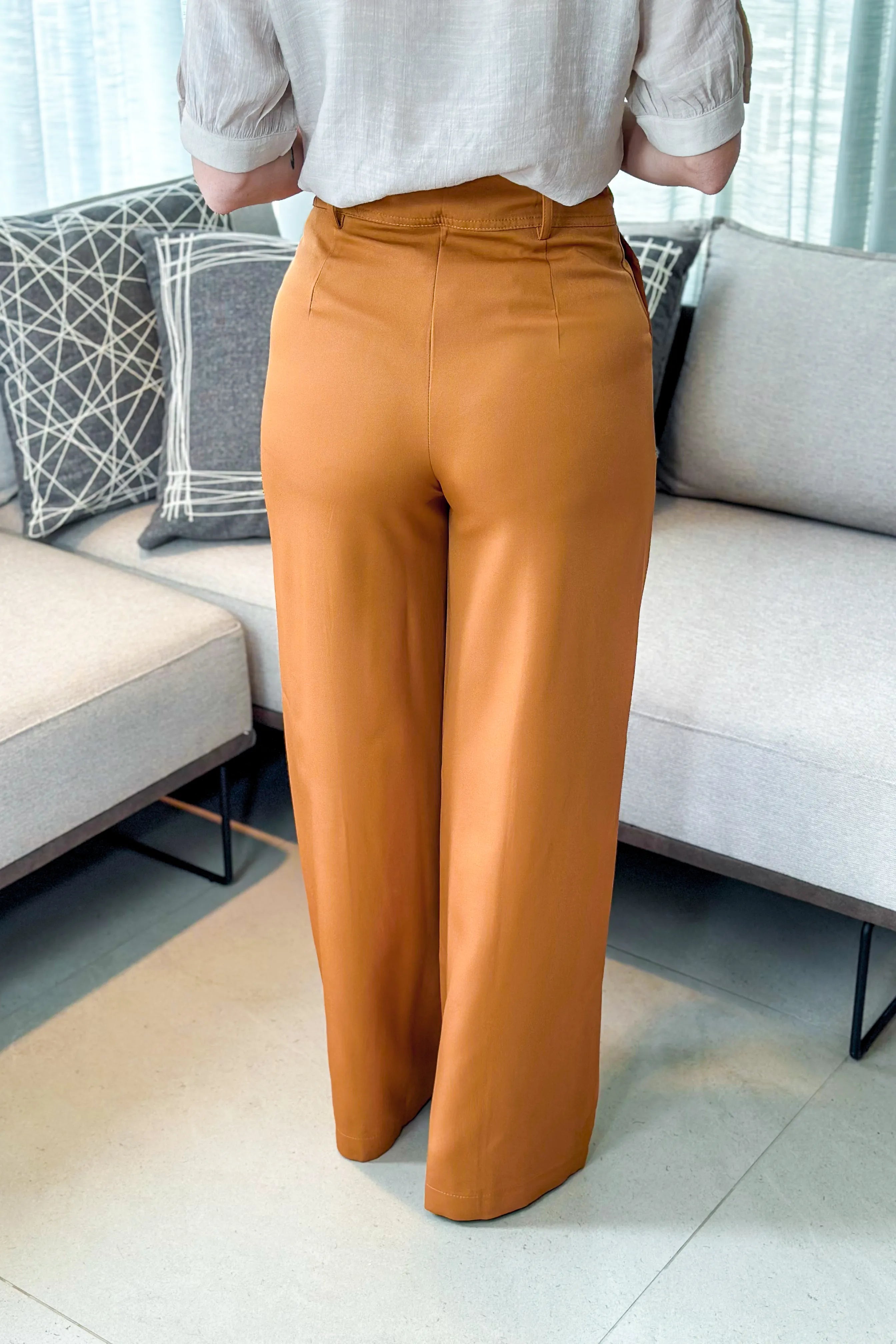 Calça Pantalona Detalhe Passador Alissa Marrom