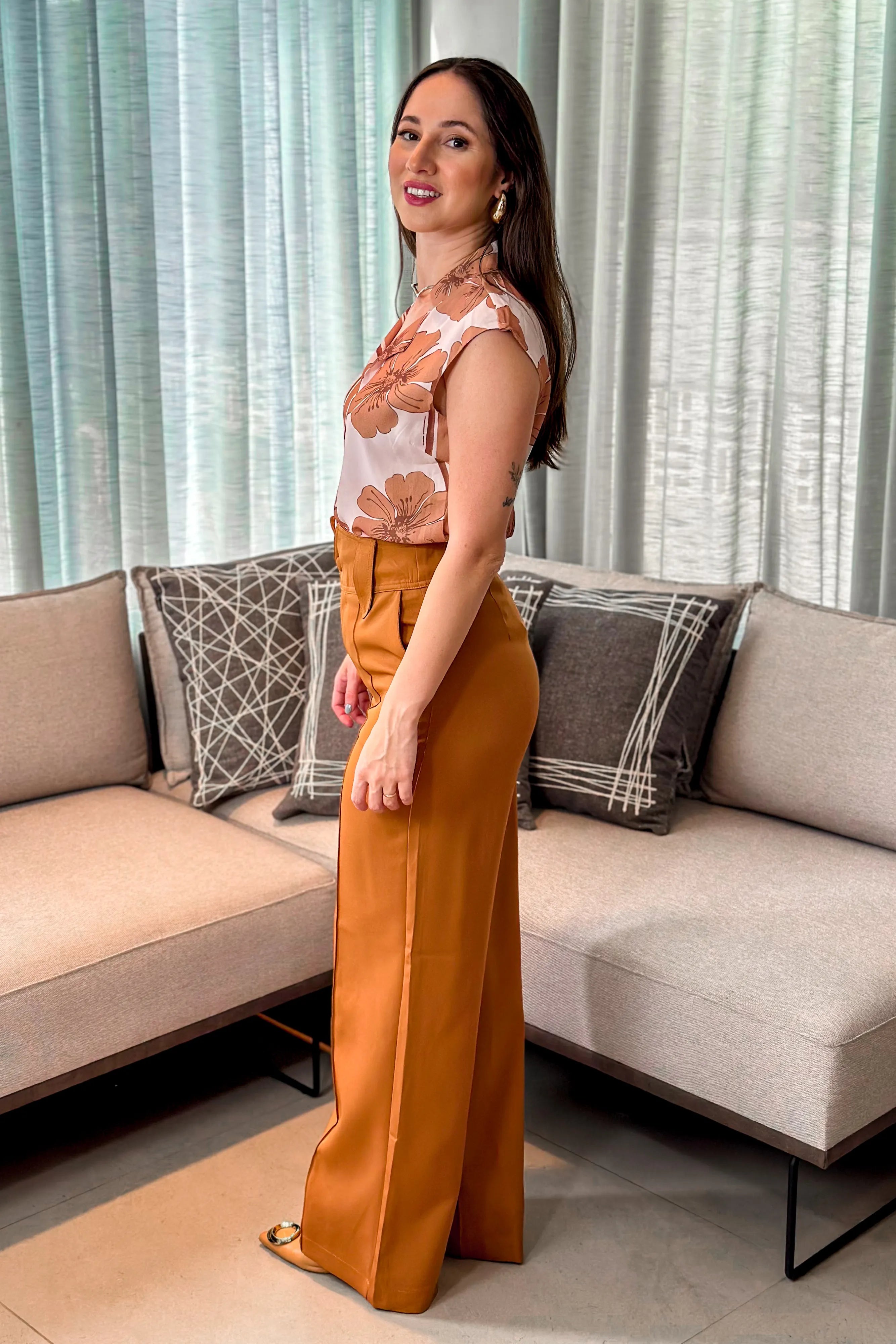 Calça Pantalona Detalhe Passador Alissa Marrom