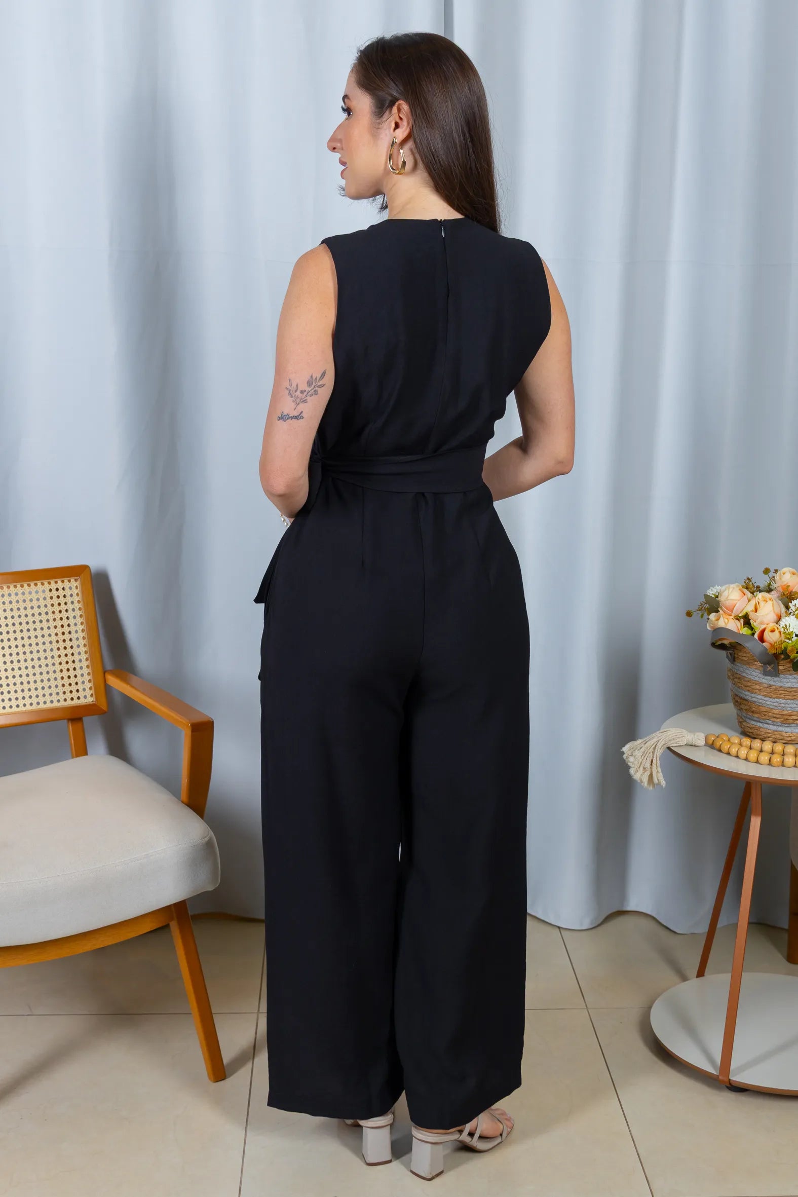 Macacão Pantalona Visco Urban Alfaiataria Nara Preto