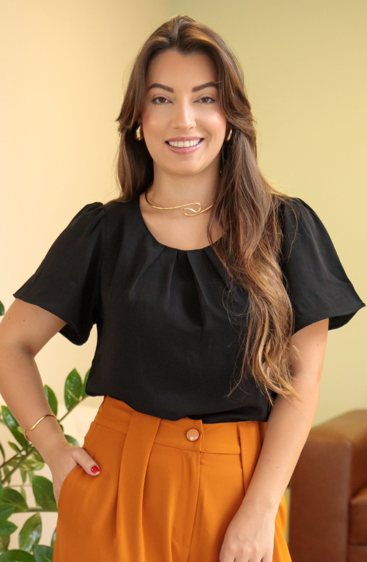 Blusa Pregas Colo Manga Flutuante Soraya Preta