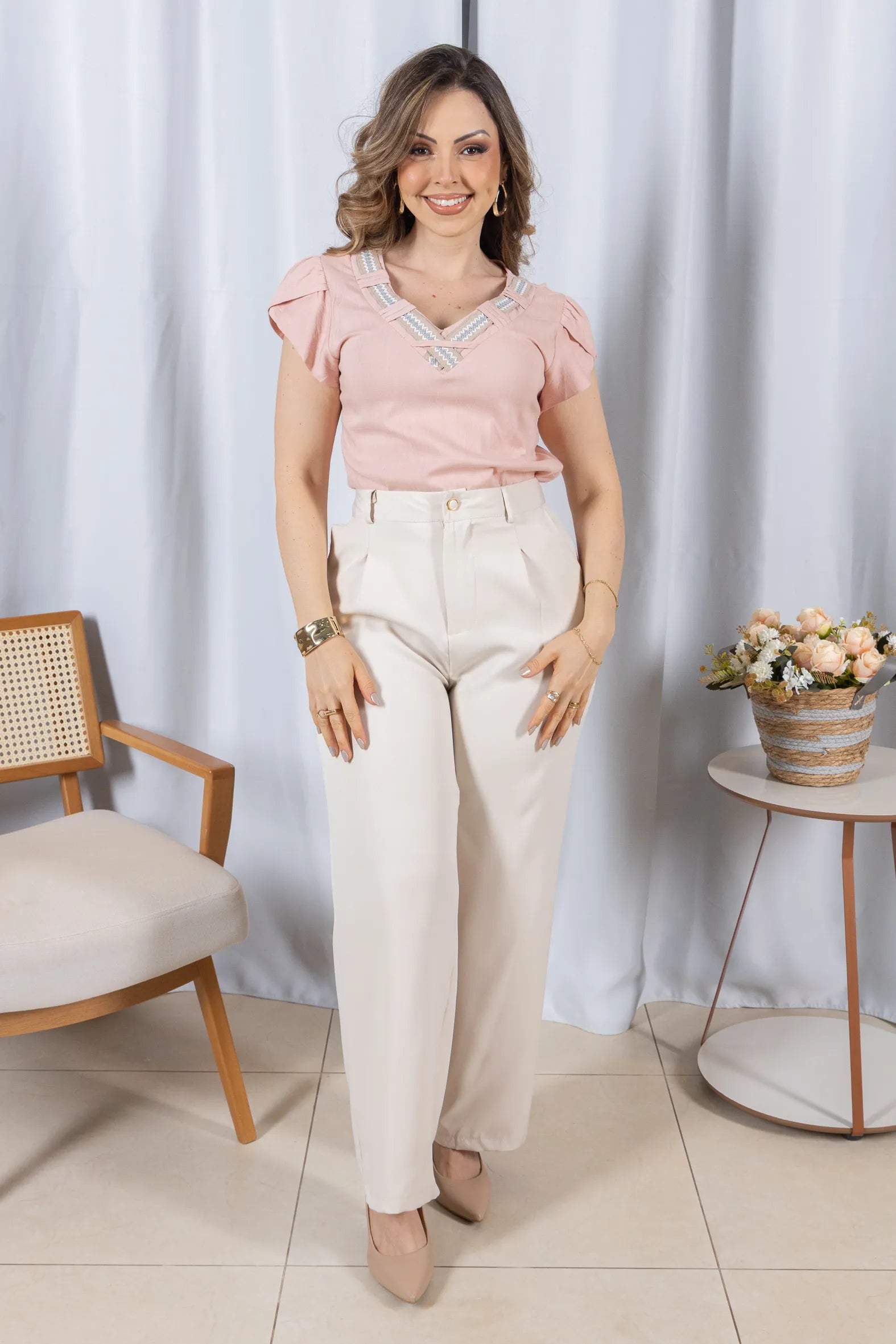 Blusa Manga Curta Transpassada Decote V em Visco Linen com Gola Detalhada Iris Rosa