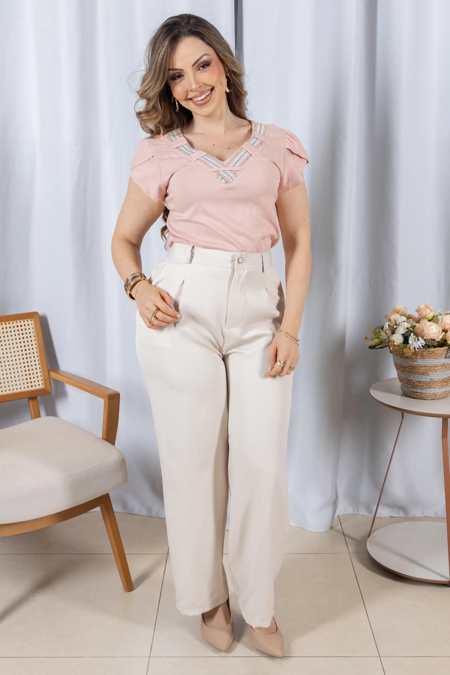 Blusa Manga Curta Transpassada Decote V em Visco Linen com Gola Detalhada Iris Rosa
