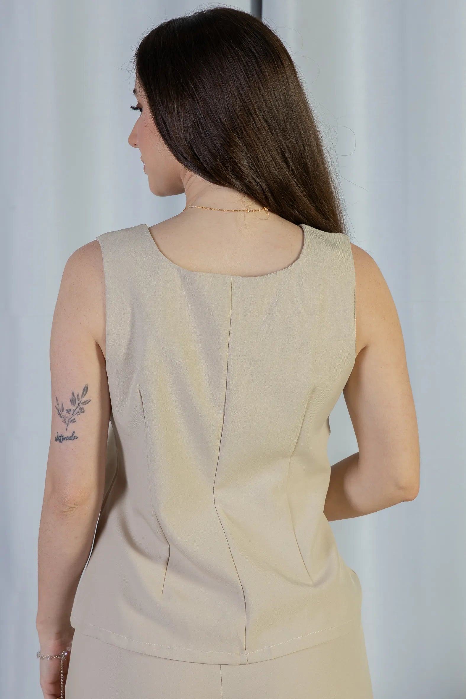 Colete Regata Alfaiataria Detalhe Botão Livia Creme